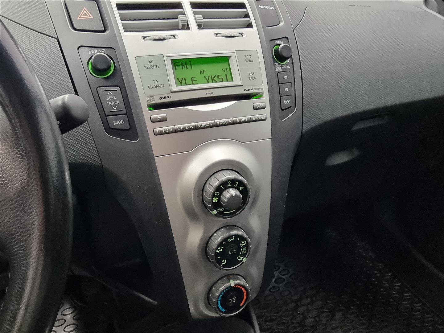 TOYOTA Yaris 2006