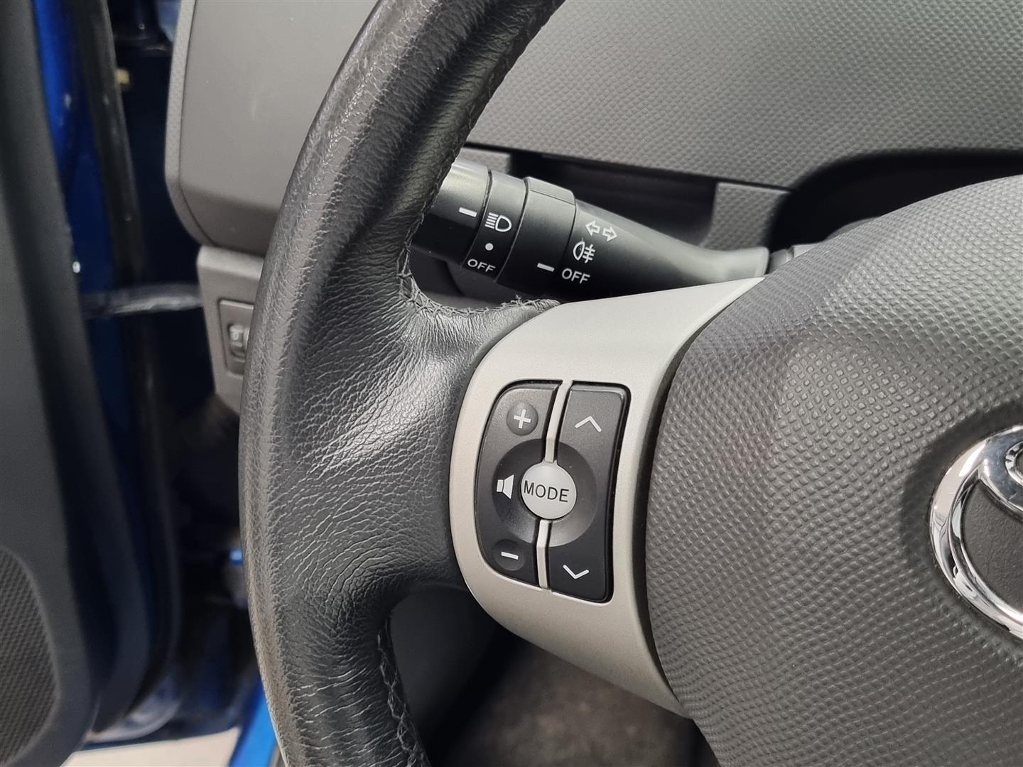 TOYOTA Yaris 2006