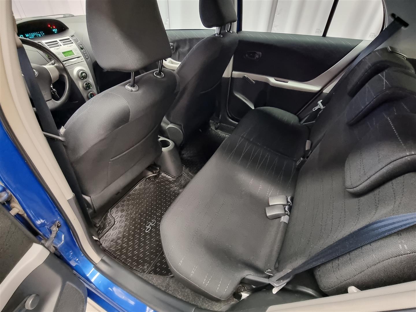 TOYOTA Yaris 2006