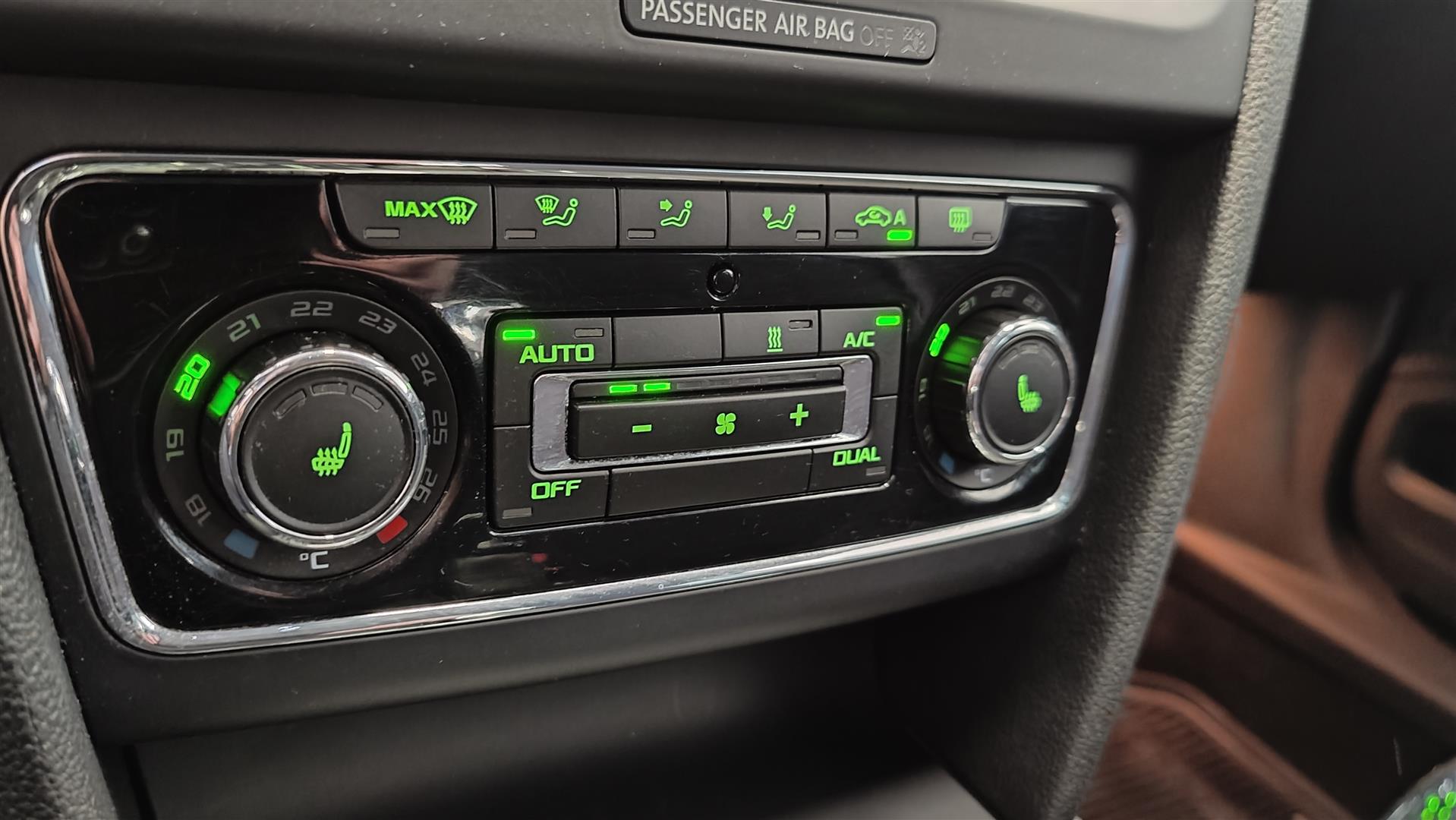 SKODA Superb 2014