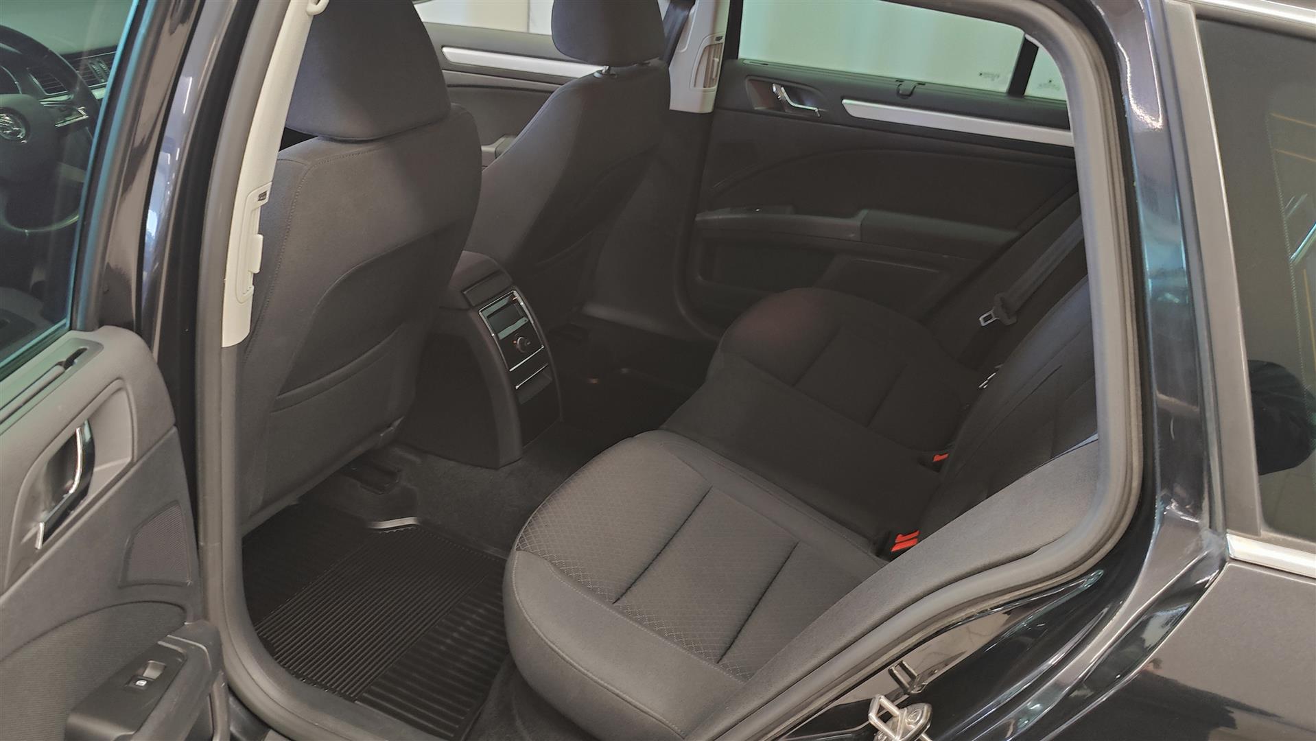 SKODA Superb 2014