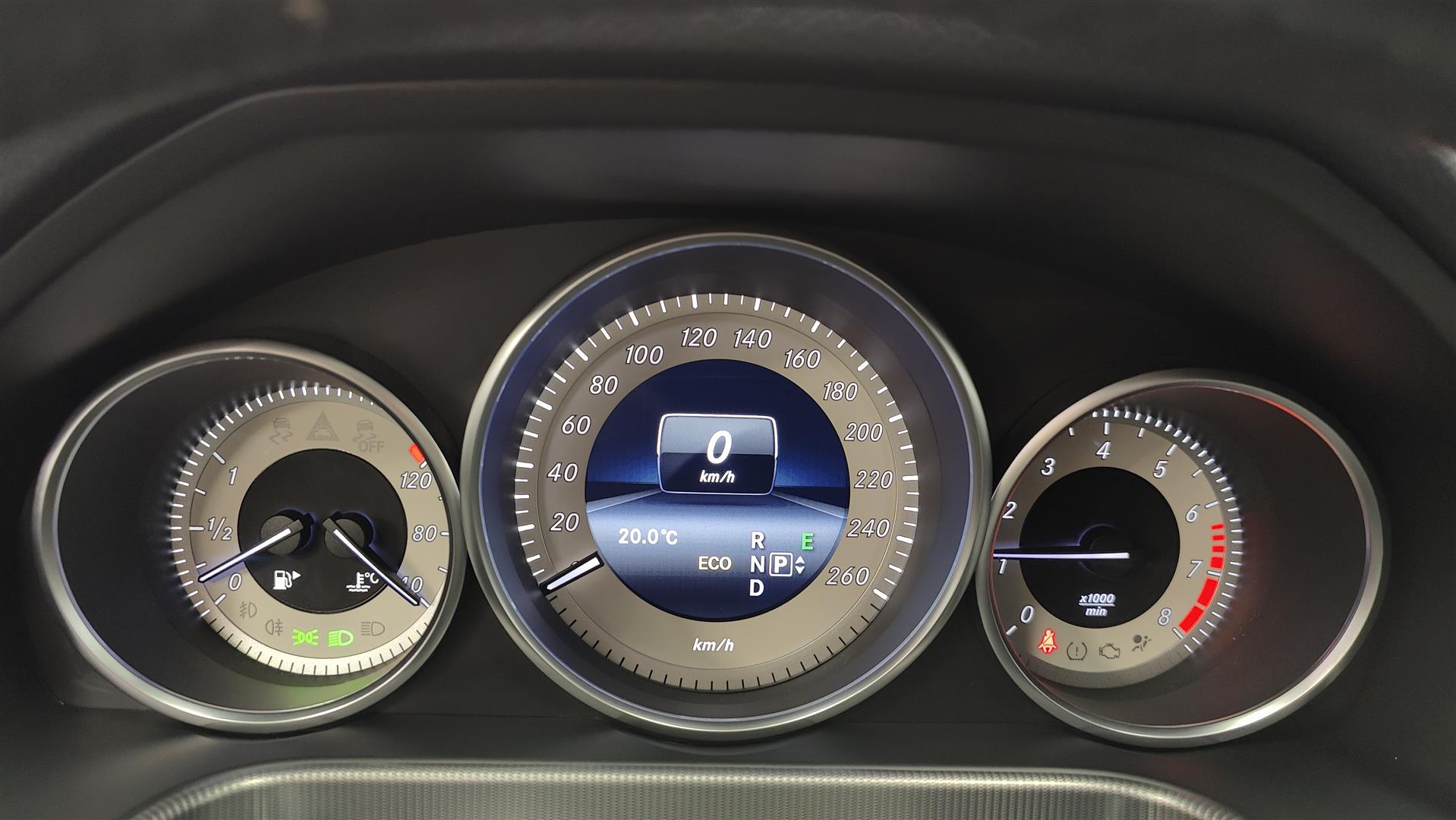 MERCEDES-BENZ E 2013