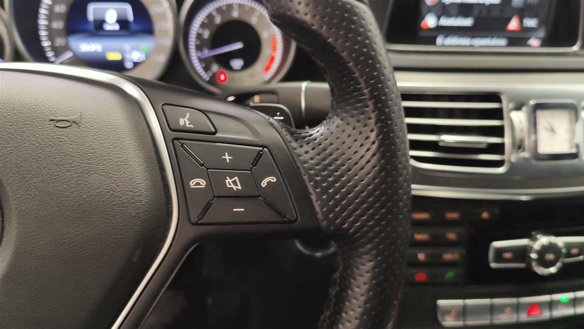 MERCEDES-BENZ E 2013