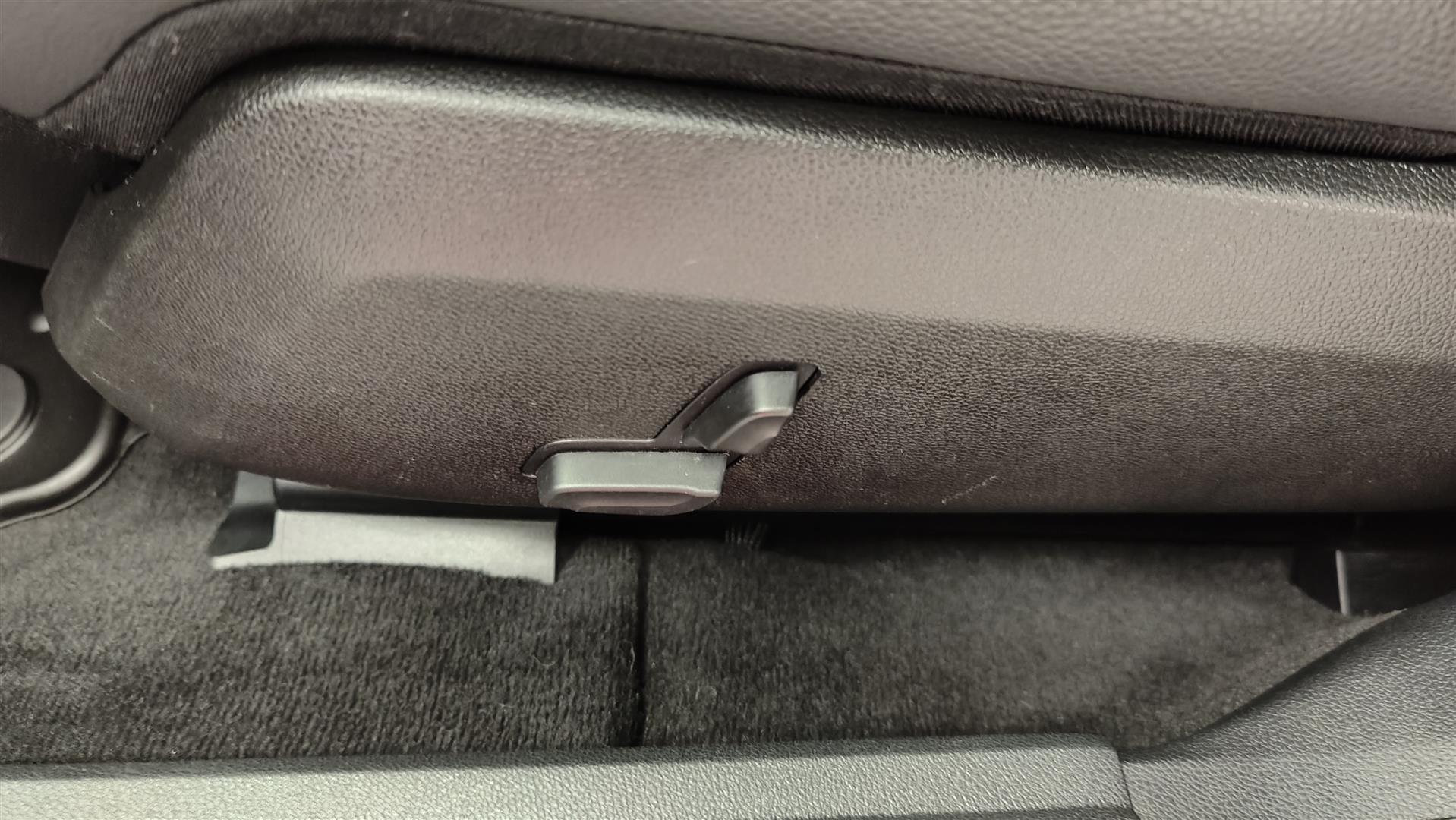 MERCEDES-BENZ E 2013