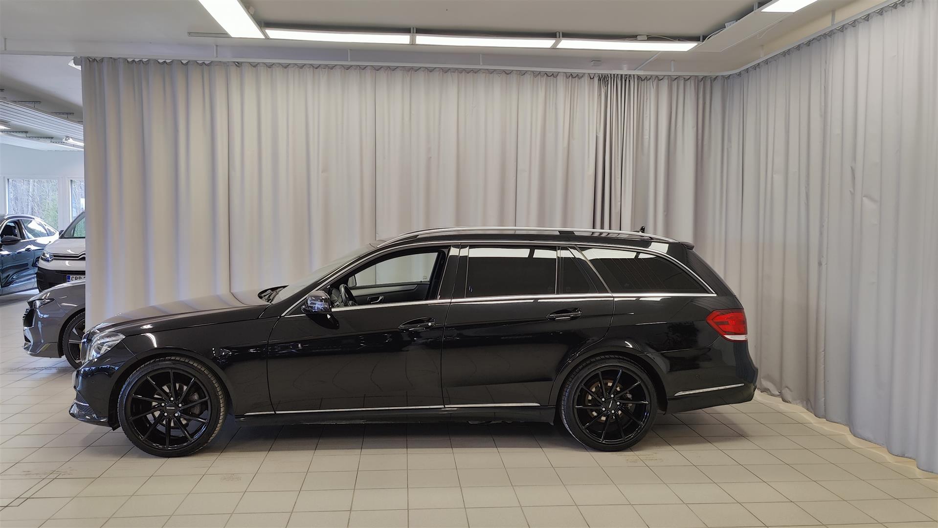 MERCEDES-BENZ E 2013