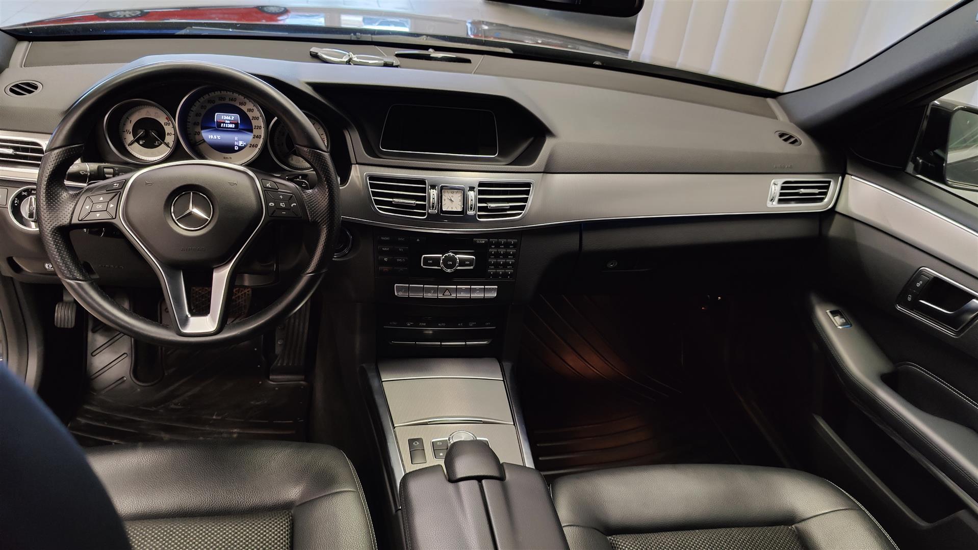 MERCEDES-BENZ E 2013