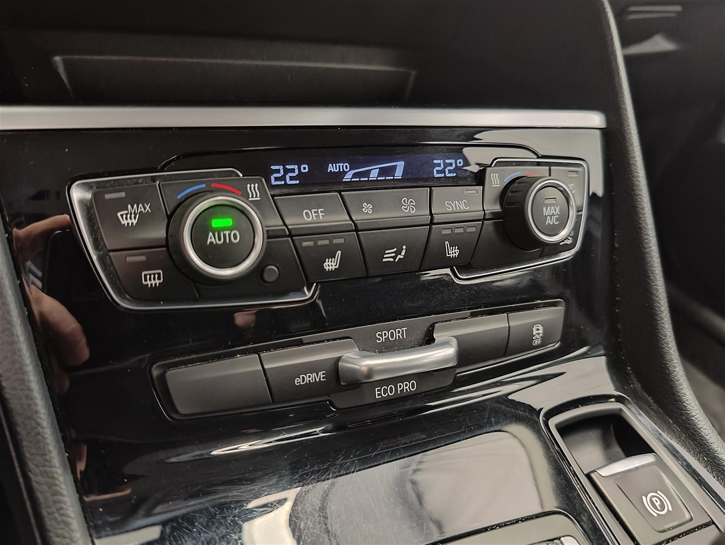 BMW 225 2019