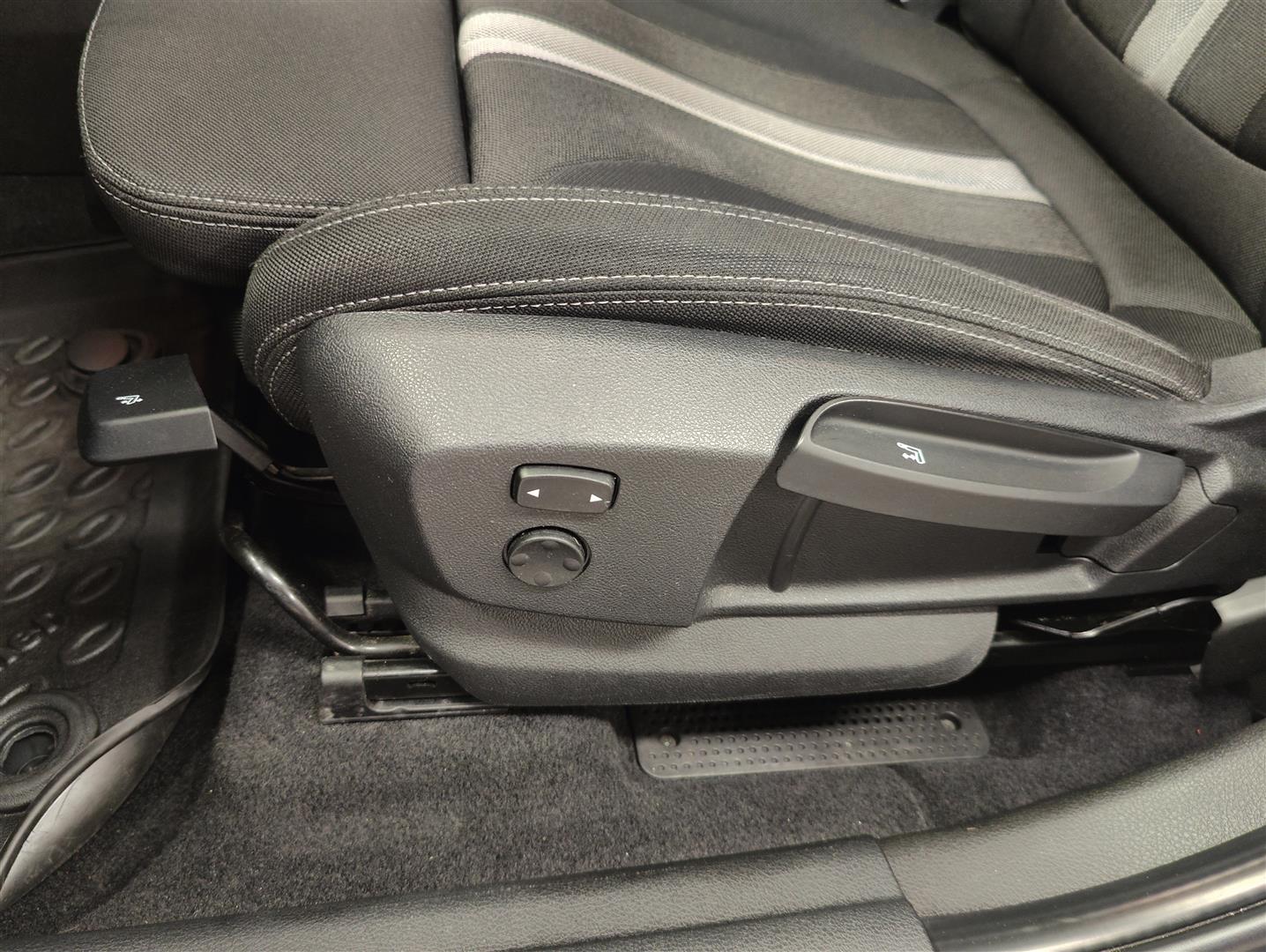 BMW 225 2019