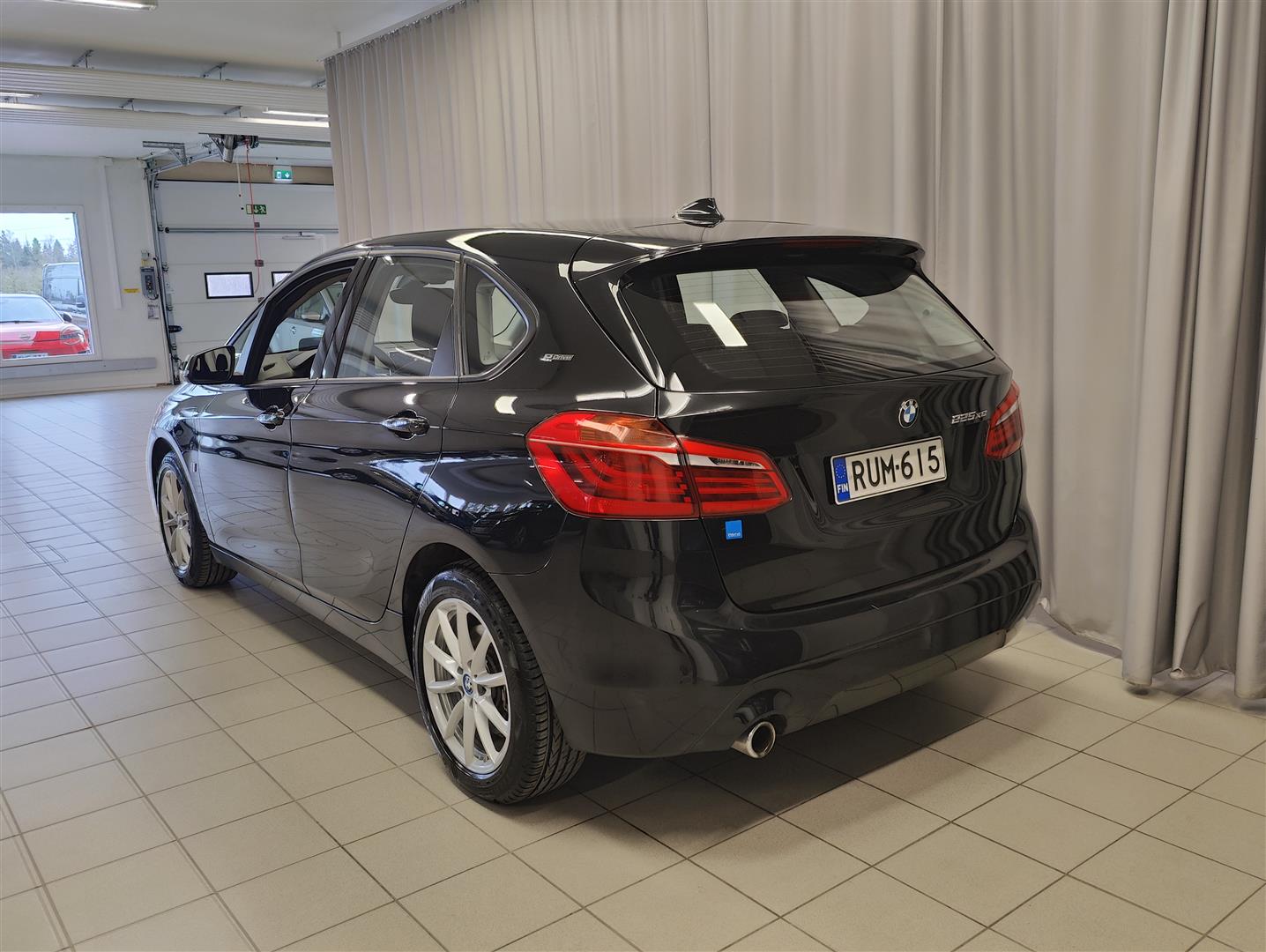 BMW 225 2019