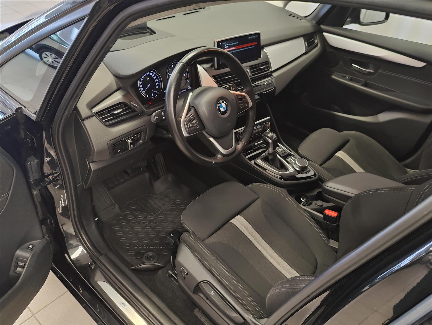 BMW 225 2019