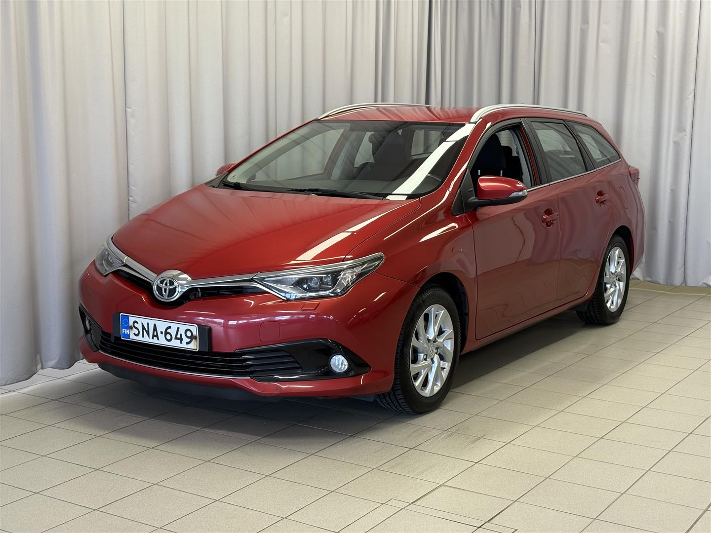 TOYOTA Auris 2016
