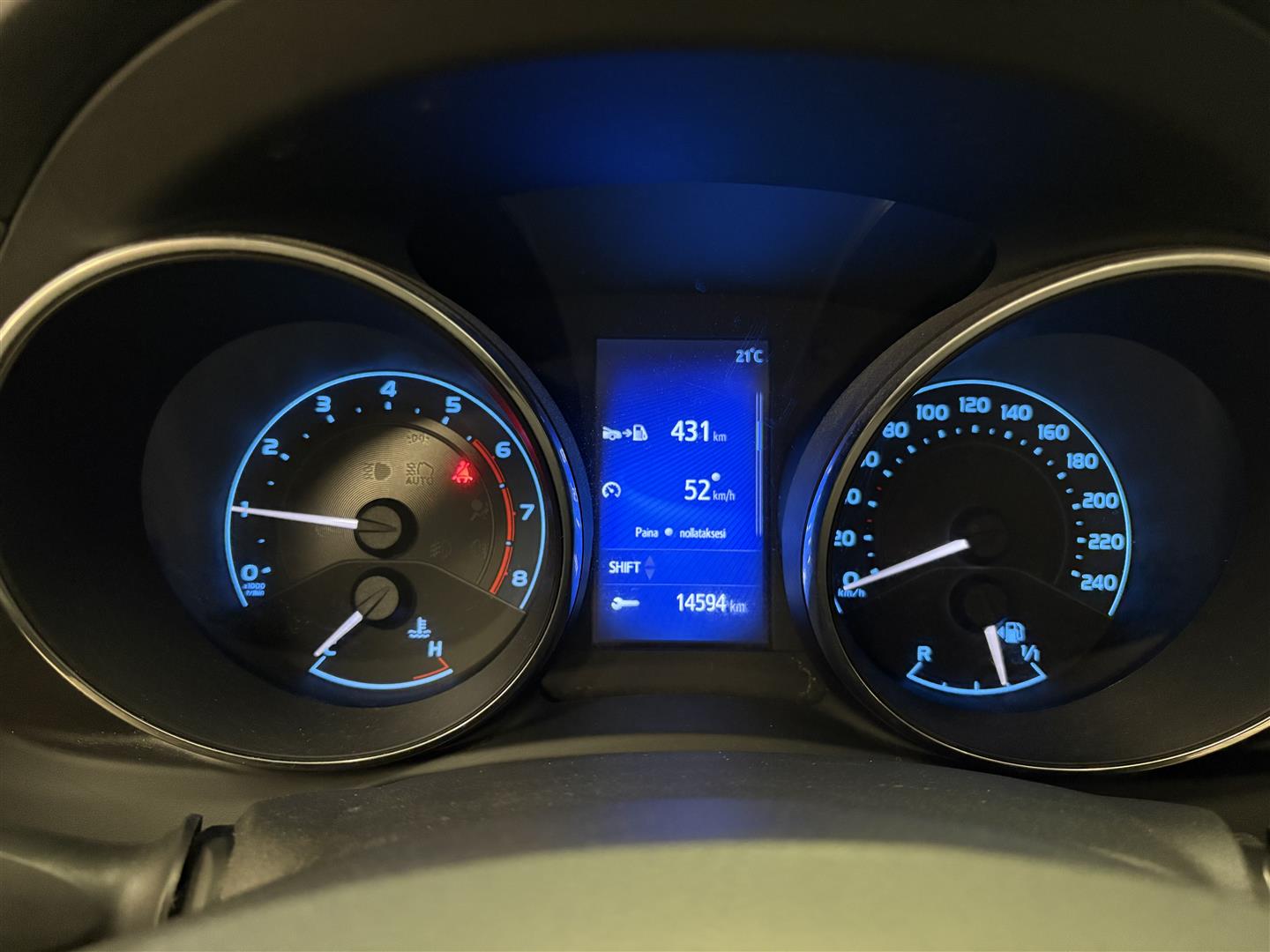 TOYOTA Auris 2016