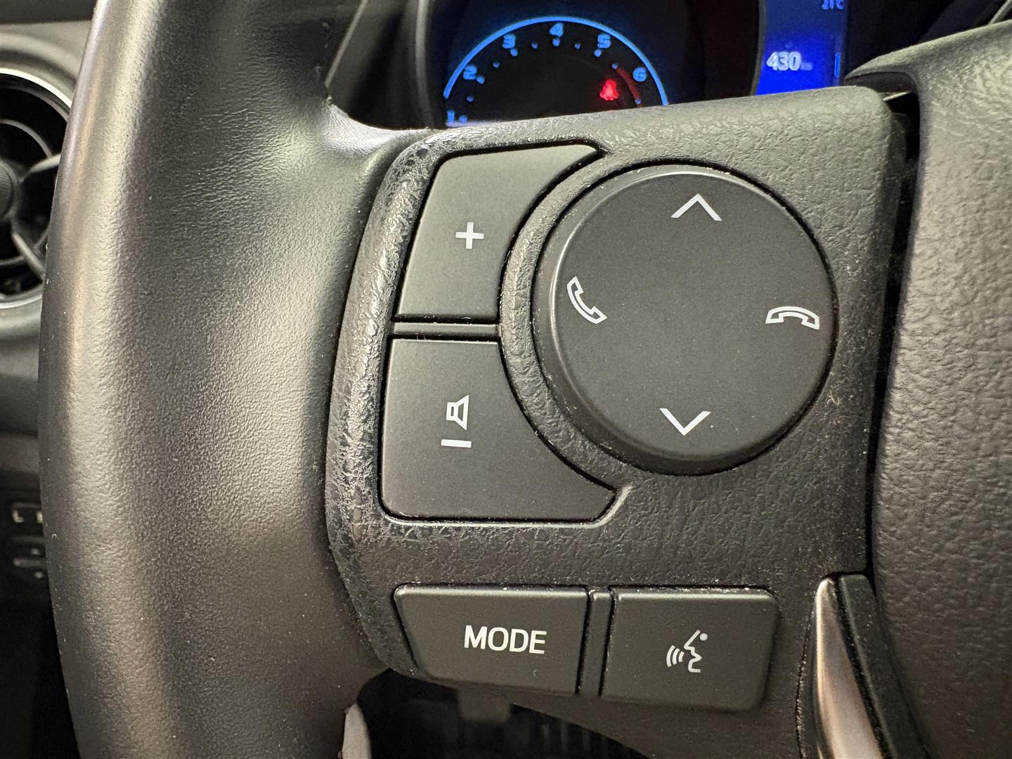 TOYOTA Auris 2016