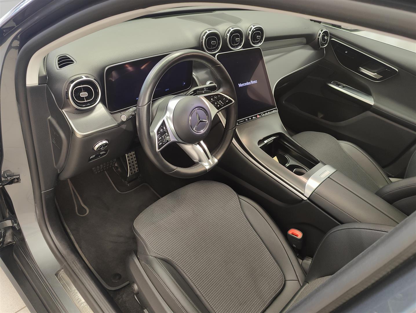 MERCEDES-BENZ GLC 2023