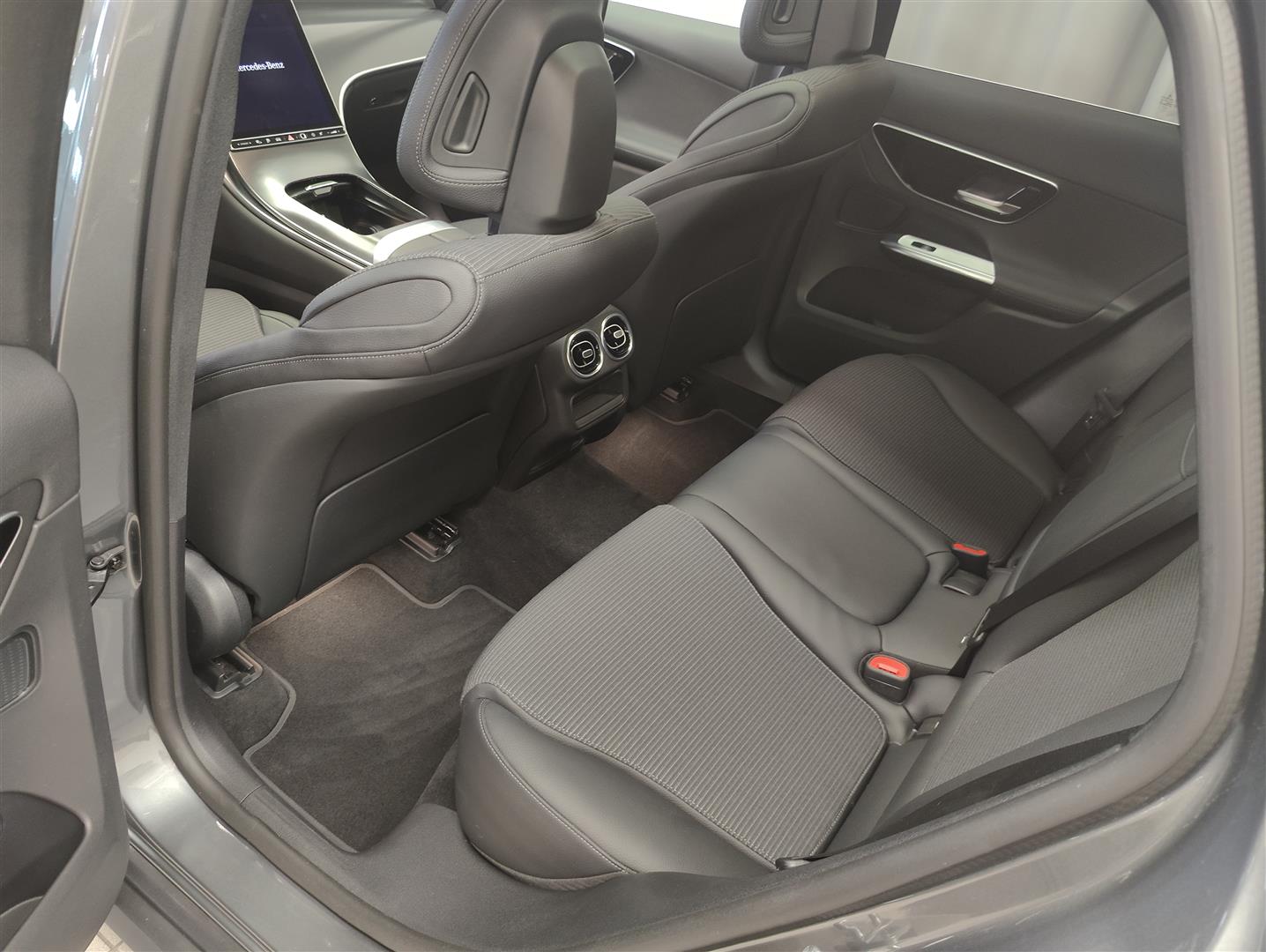 MERCEDES-BENZ GLC 2023