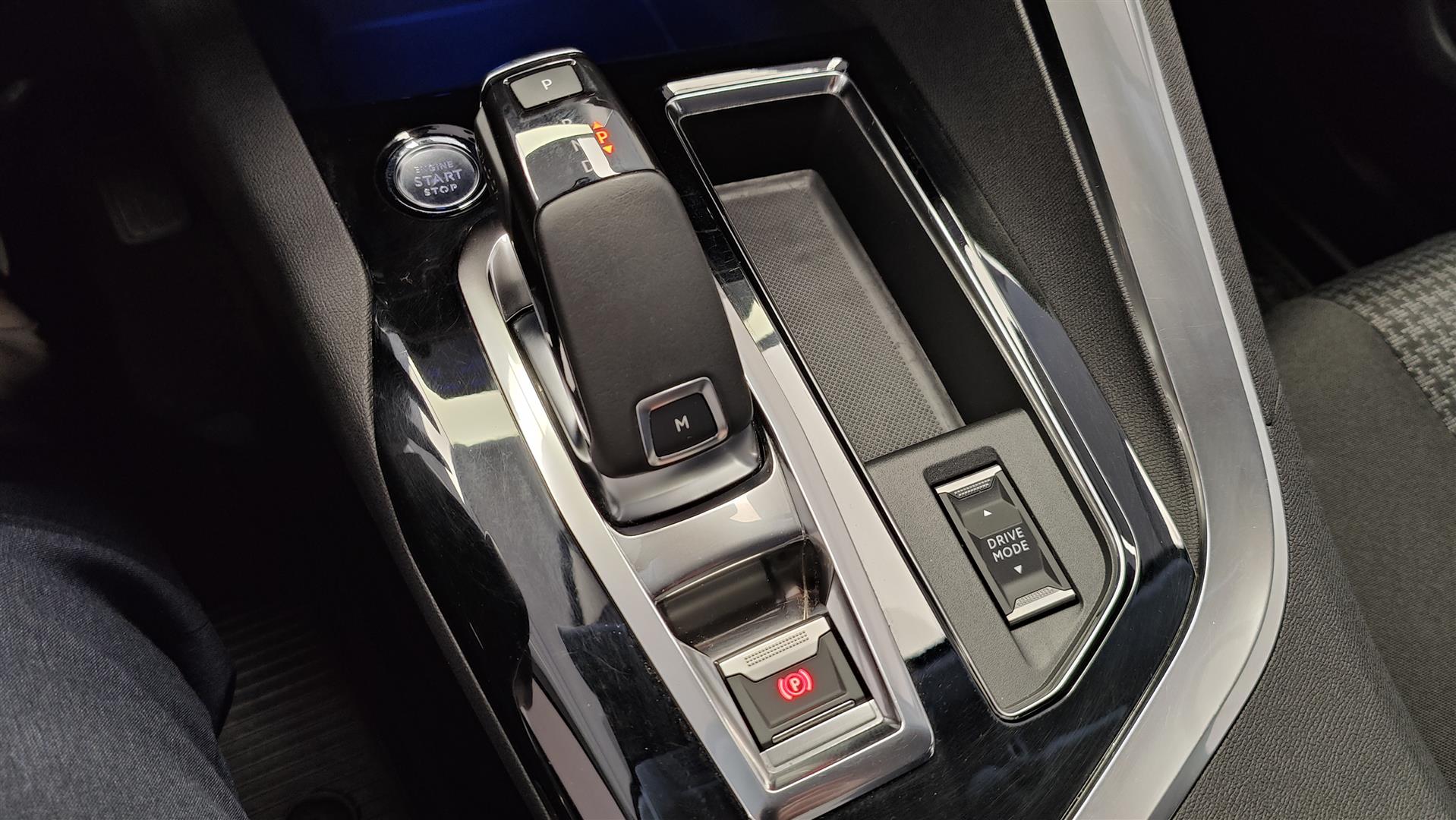 PEUGEOT 3008 2021
