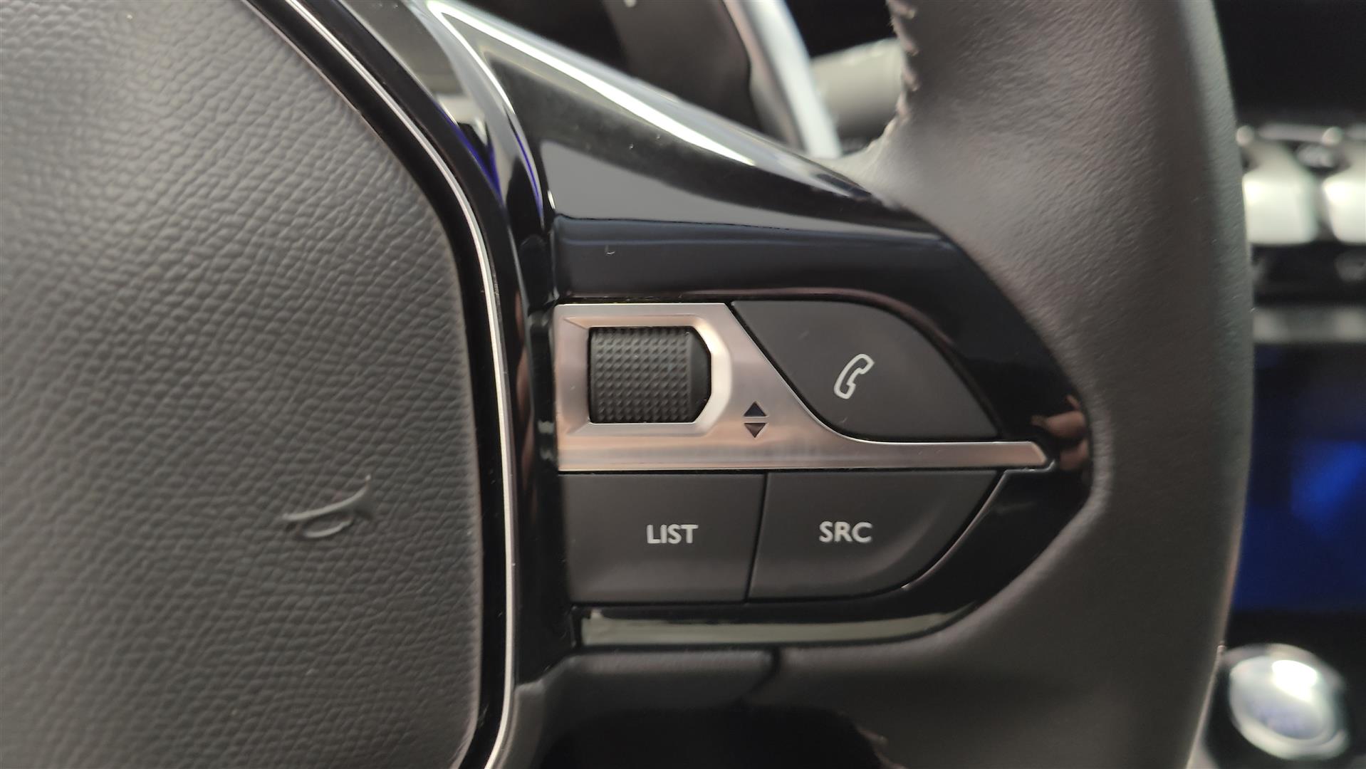 PEUGEOT 3008 2021