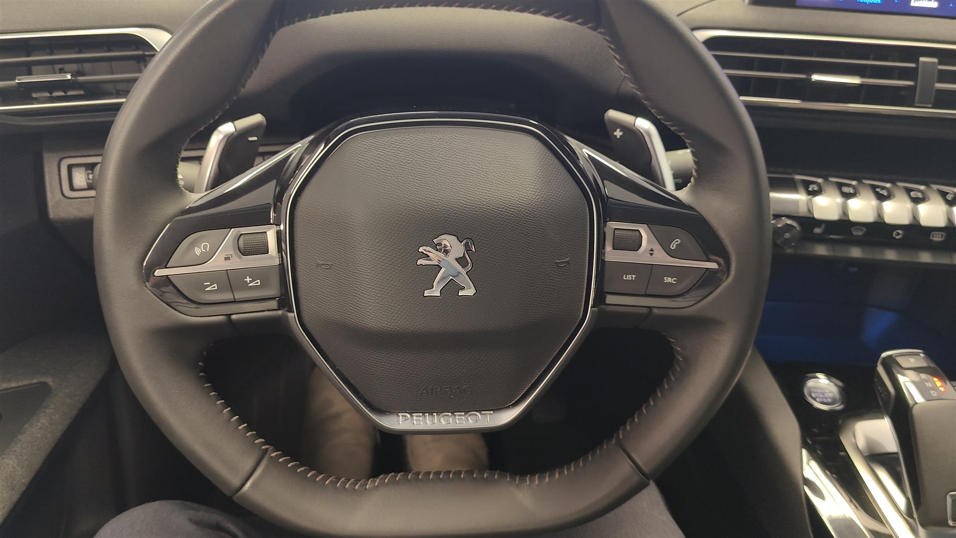PEUGEOT 3008 2021