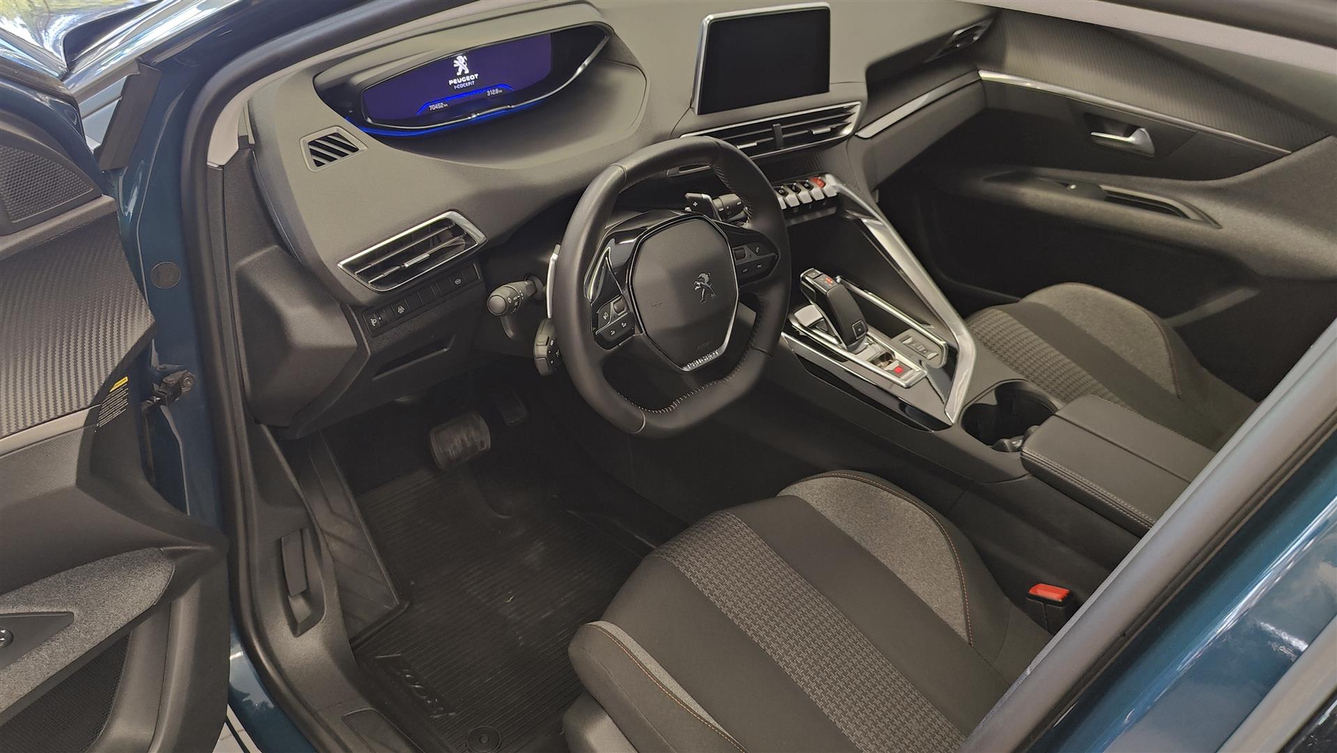 PEUGEOT 3008 2021