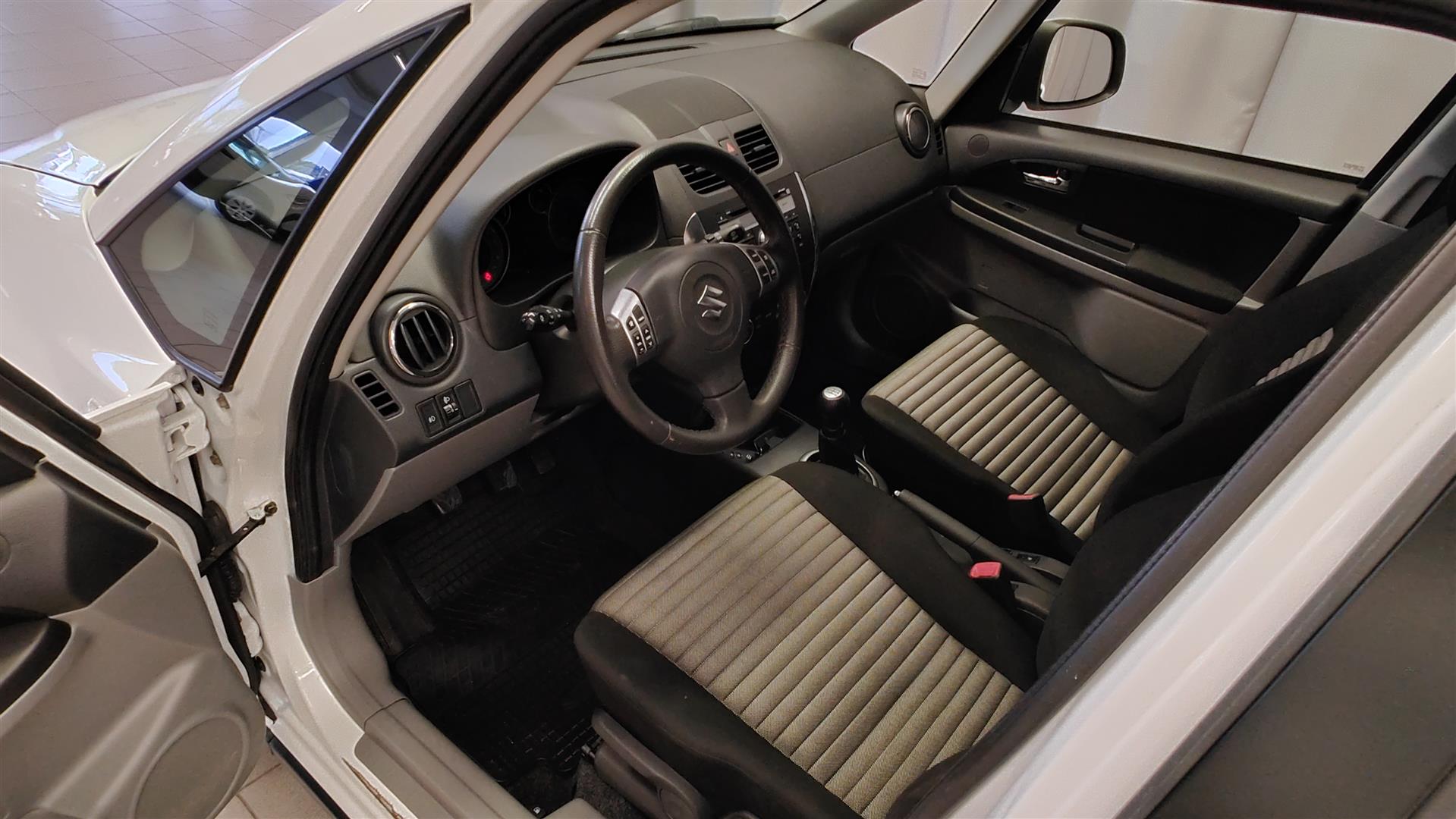SUZUKI SX4 2013