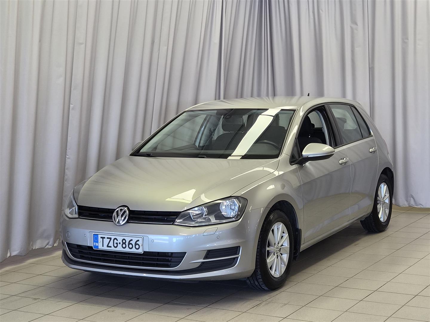 VOLKSWAGEN Golf 2014
