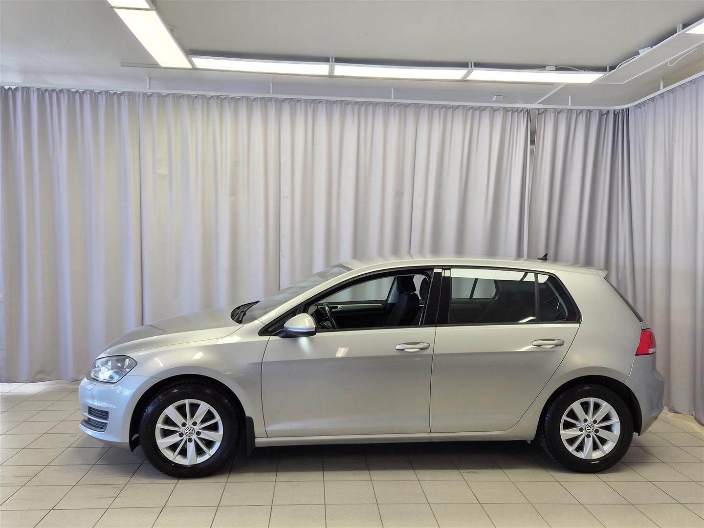 VOLKSWAGEN Golf 2014