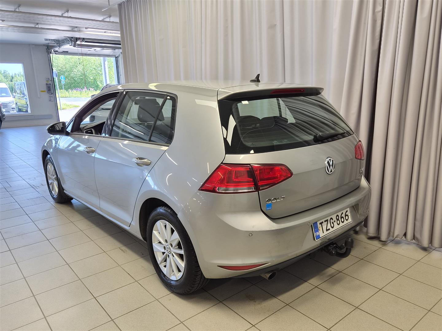 VOLKSWAGEN Golf 2014