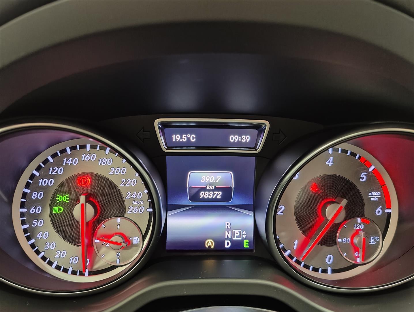 MERCEDES-BENZ GLA 2015