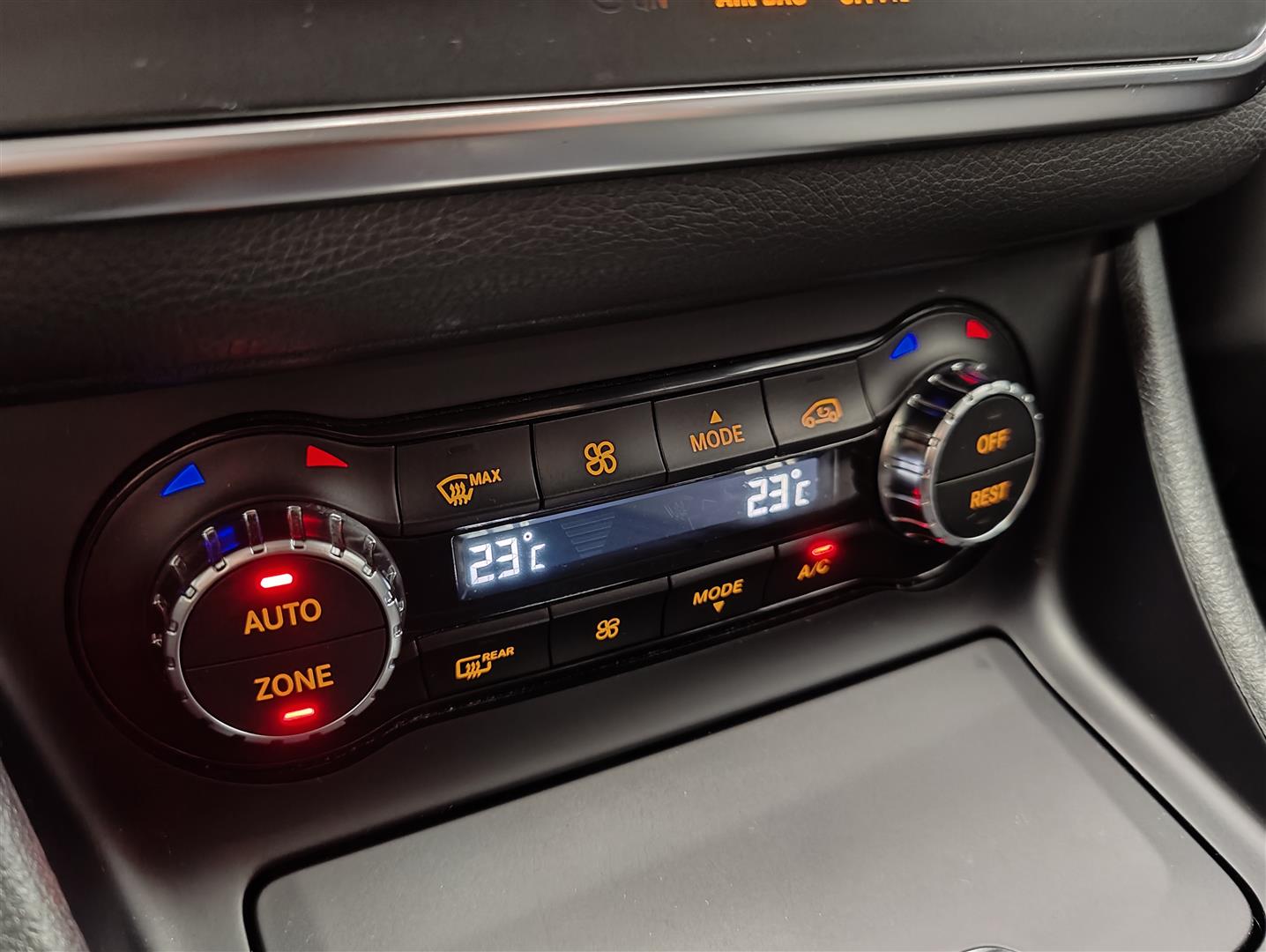 MERCEDES-BENZ GLA 2015