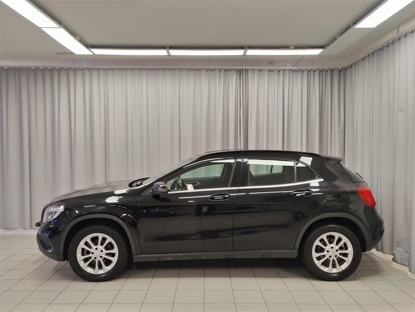 MERCEDES-BENZ GLA 2015