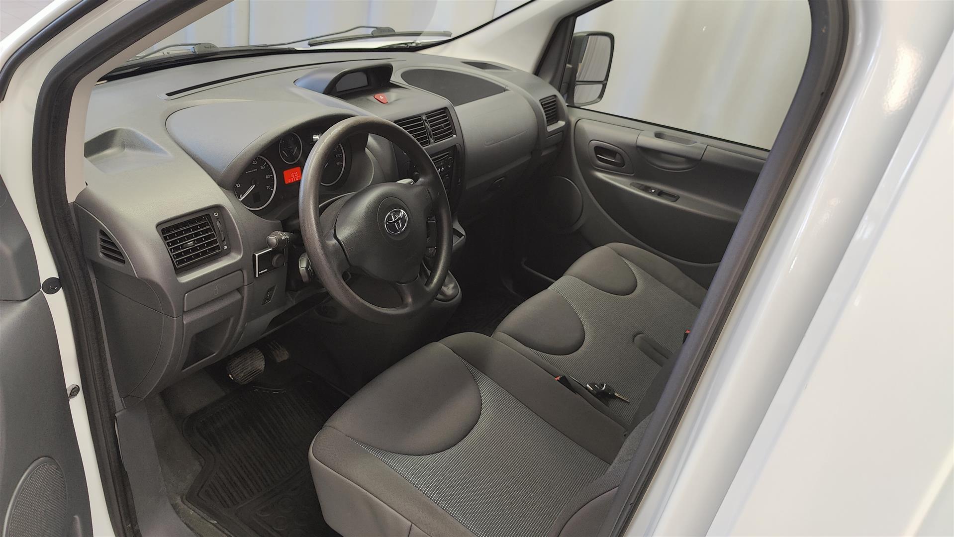 TOYOTA Proace 2016