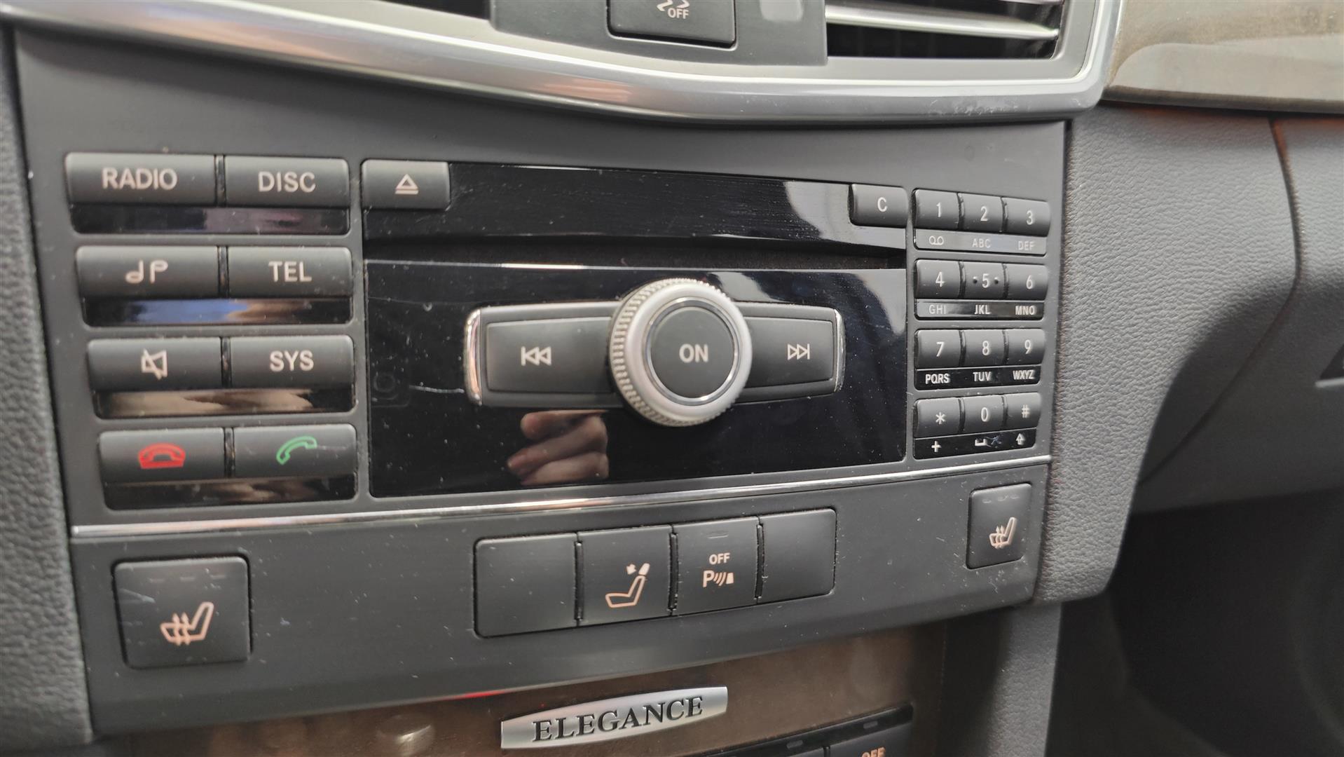 MERCEDES-BENZ E 2009