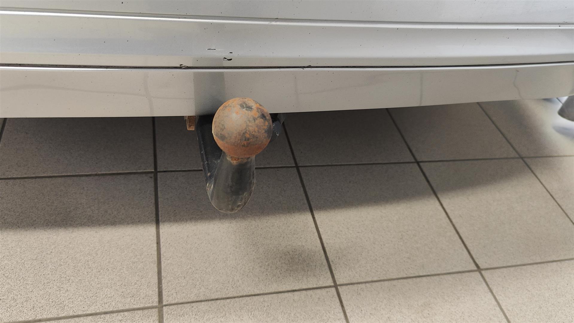 MERCEDES-BENZ E 2009