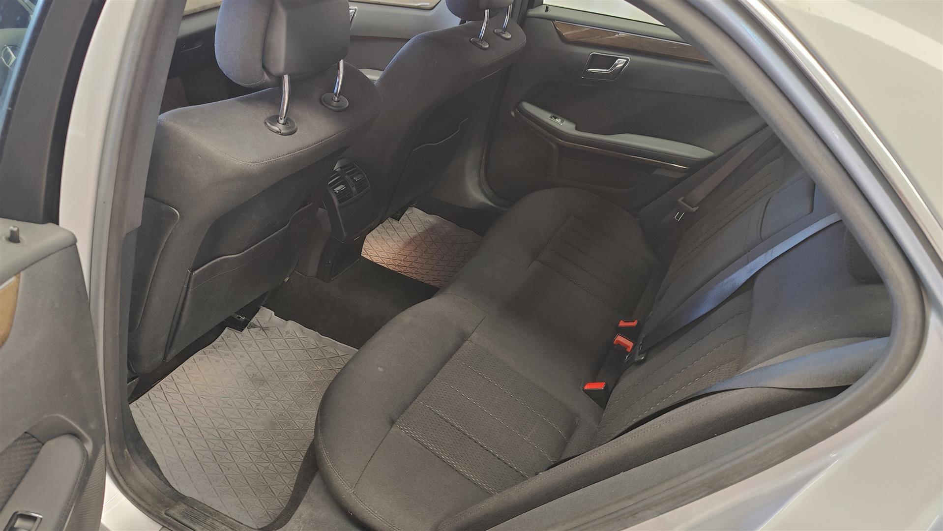 MERCEDES-BENZ E 2009