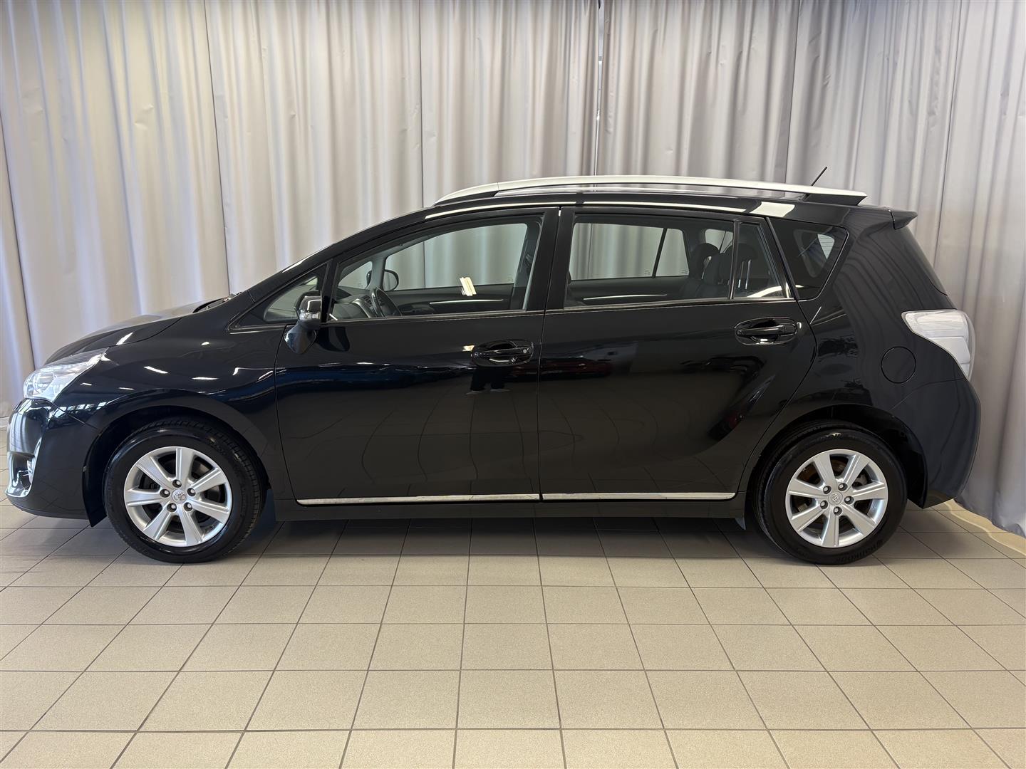 TOYOTA Verso 2014
