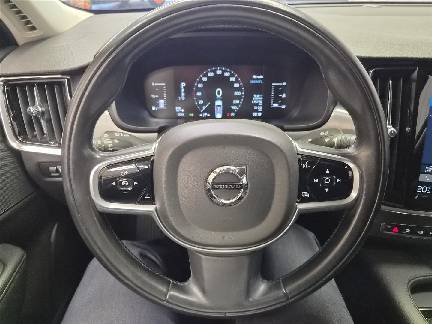 VOLVO S90 2017