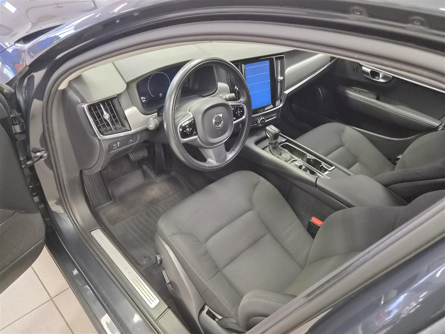 VOLVO S90 2017