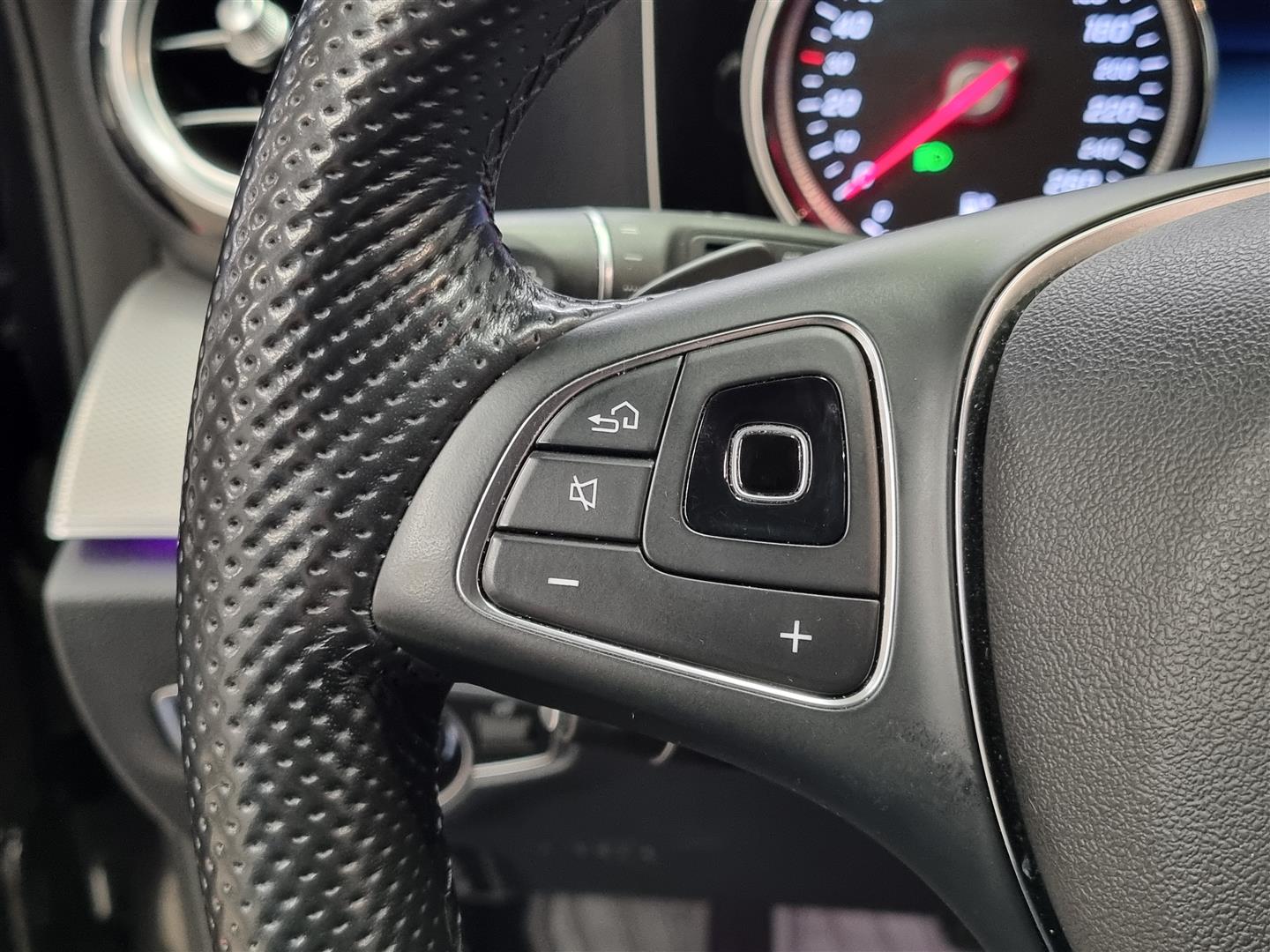 MERCEDES-BENZ E 2018