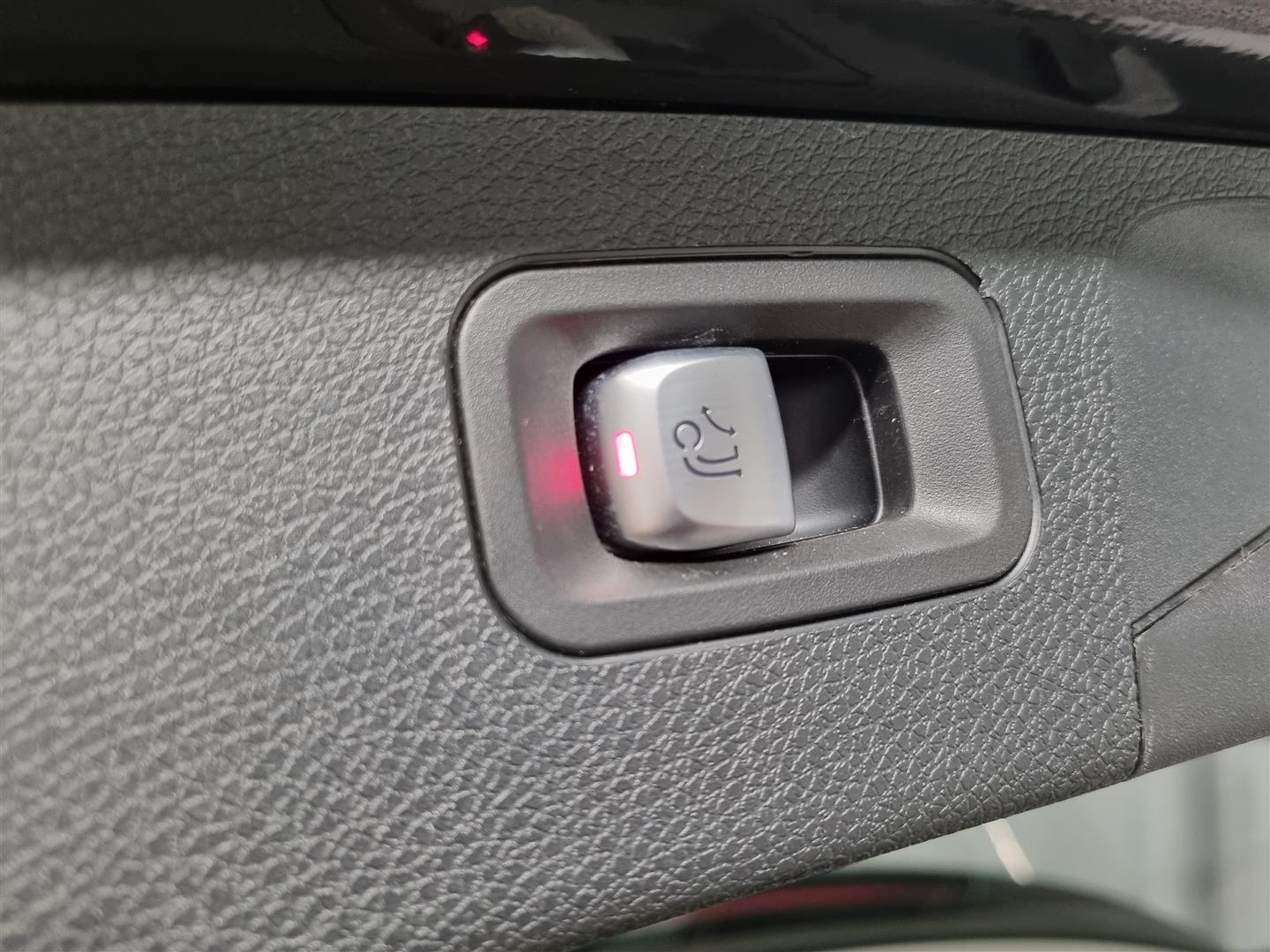 MERCEDES-BENZ E 2018