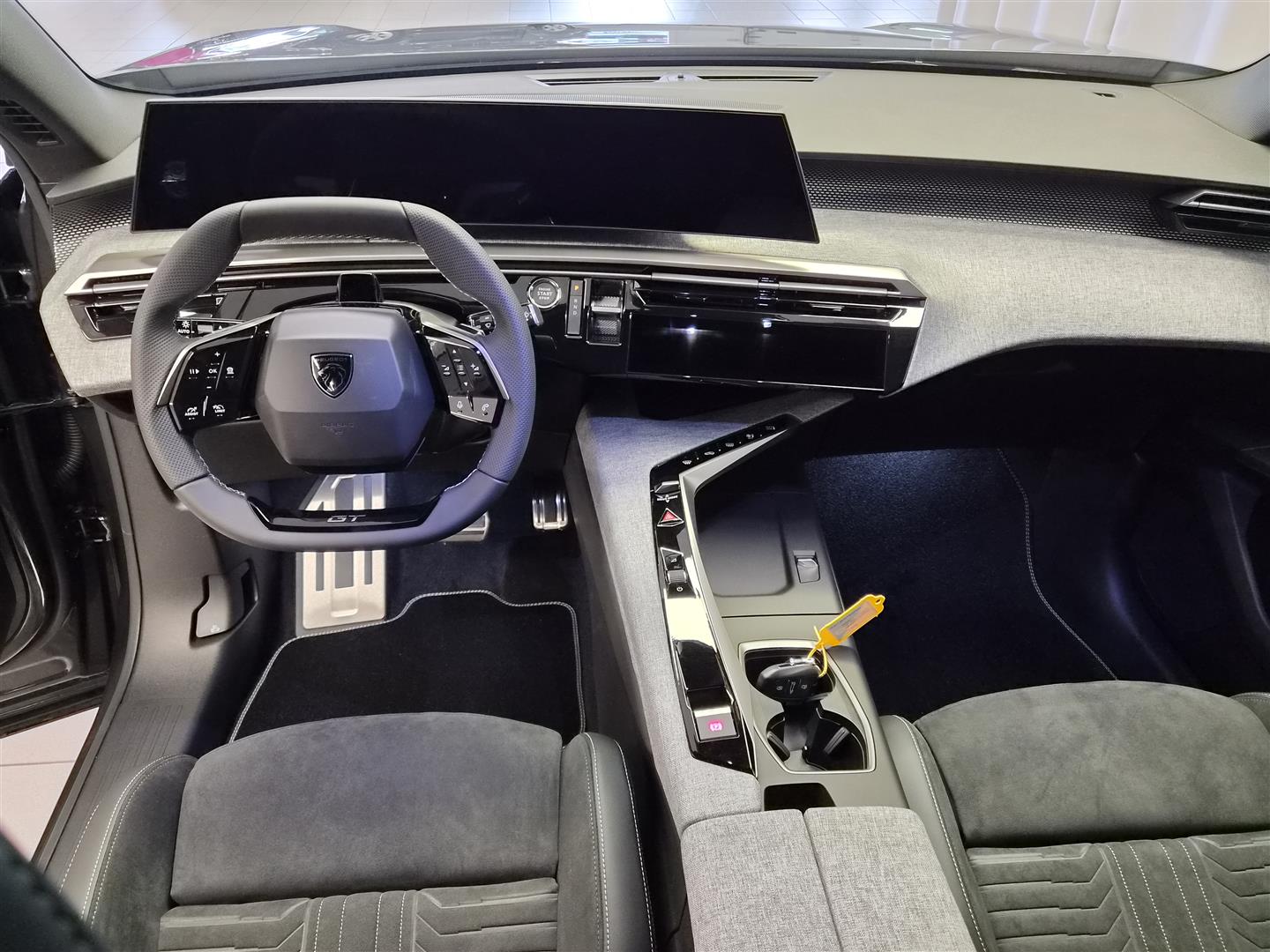 Peugeot E-5008 2026
