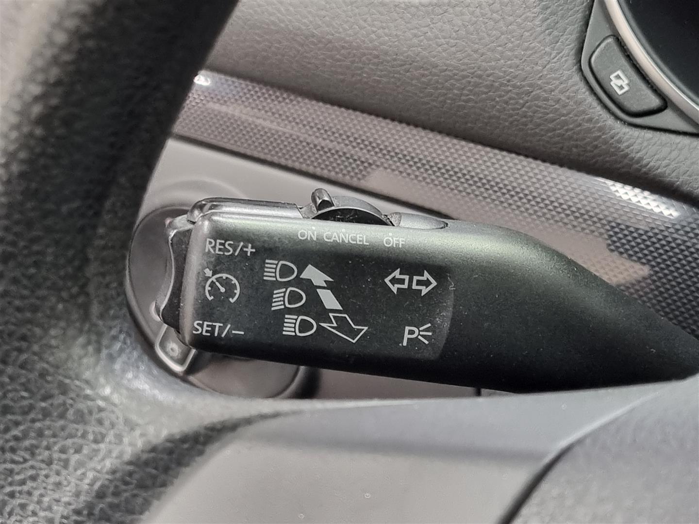 VOLKSWAGEN Golf 2010