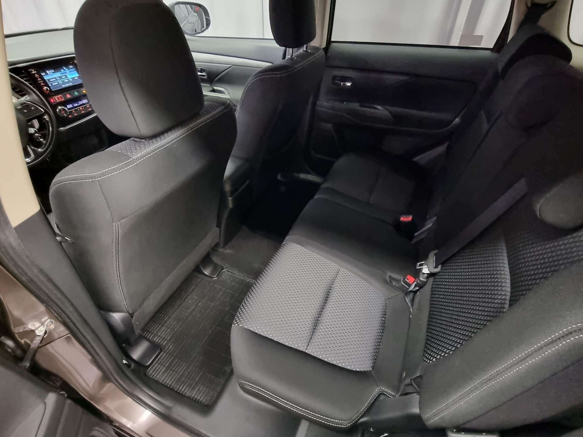 MITSUBISHI Outlander 2017