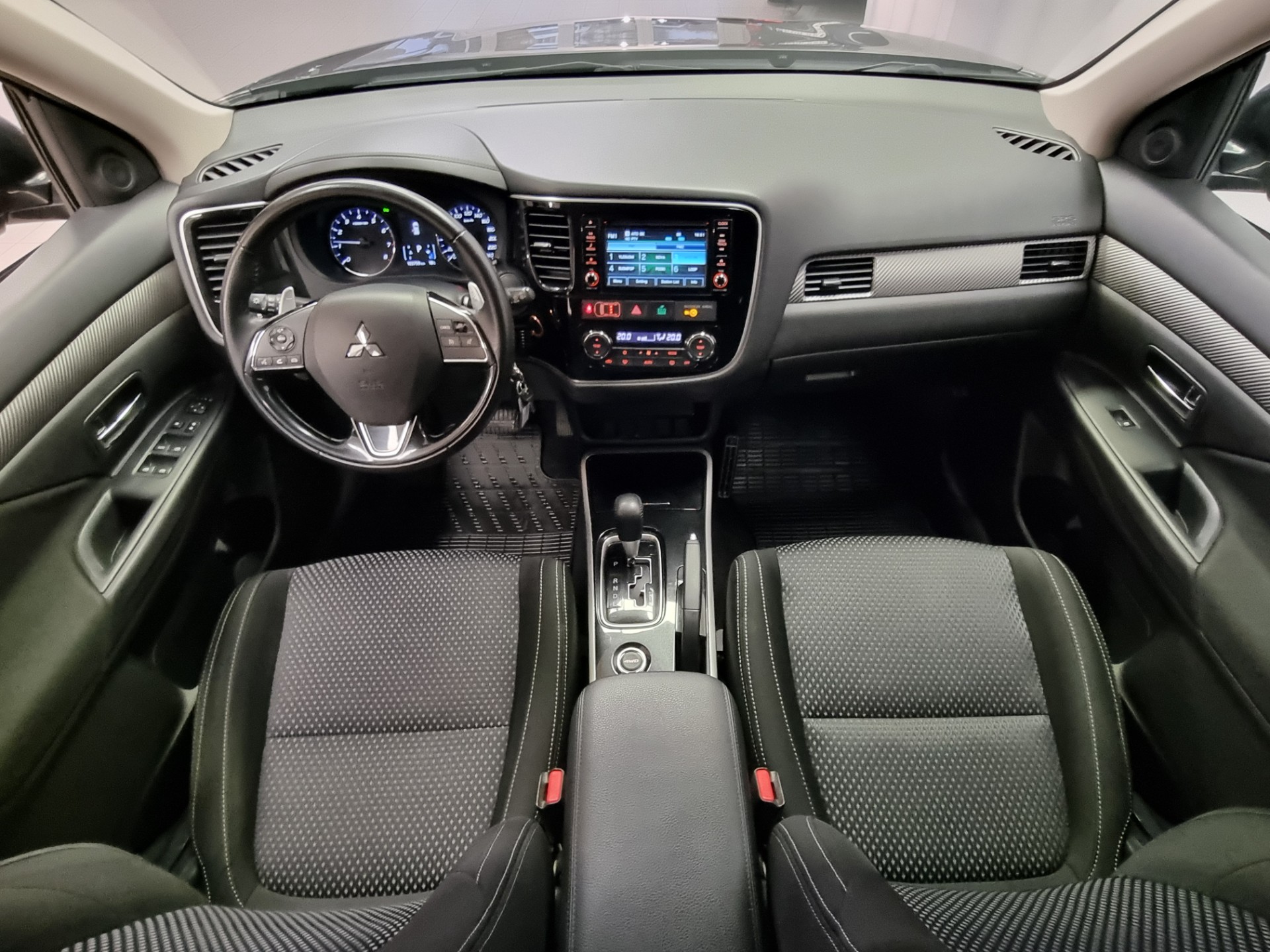 MITSUBISHI Outlander 2017