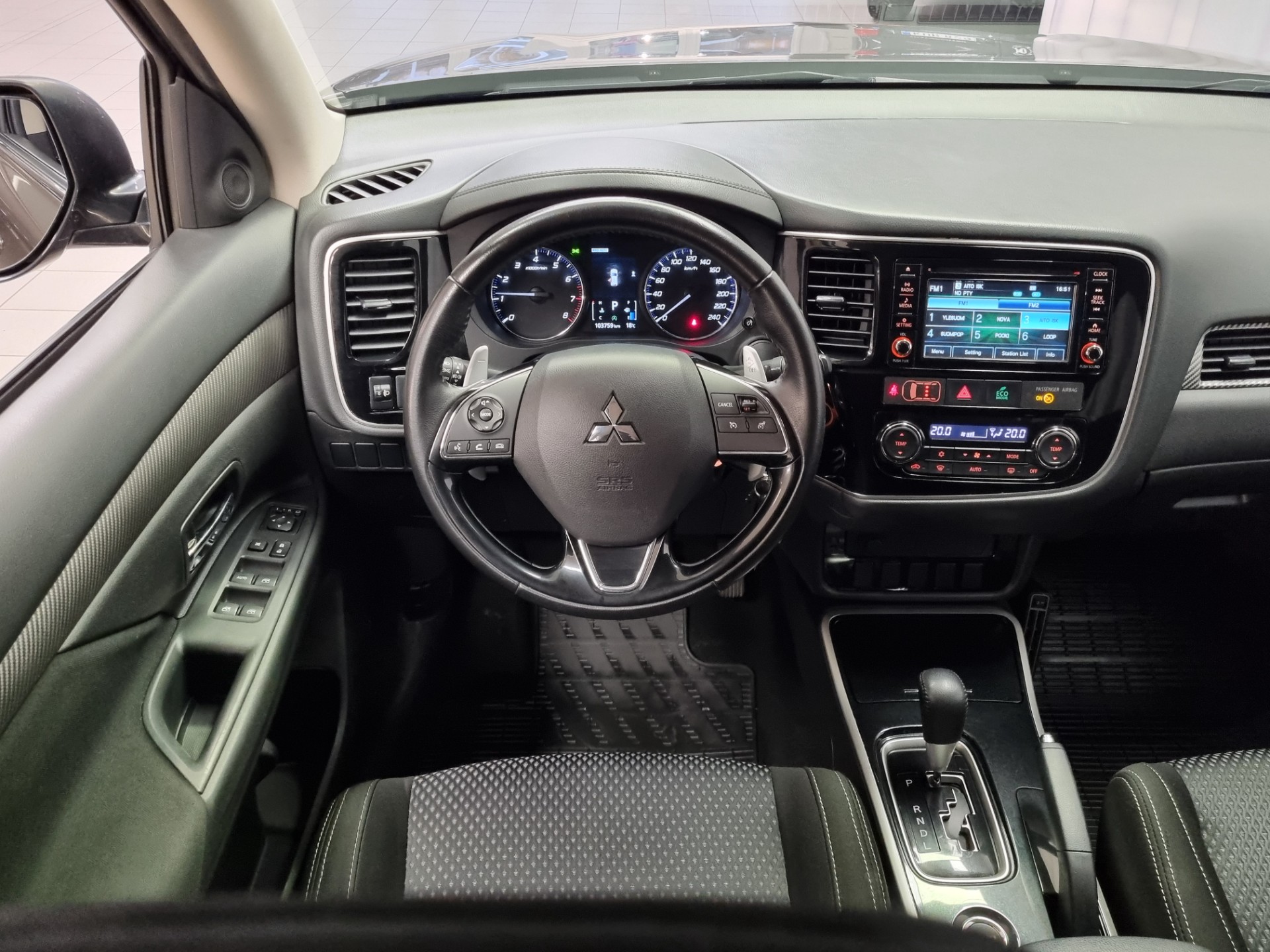 MITSUBISHI Outlander 2017