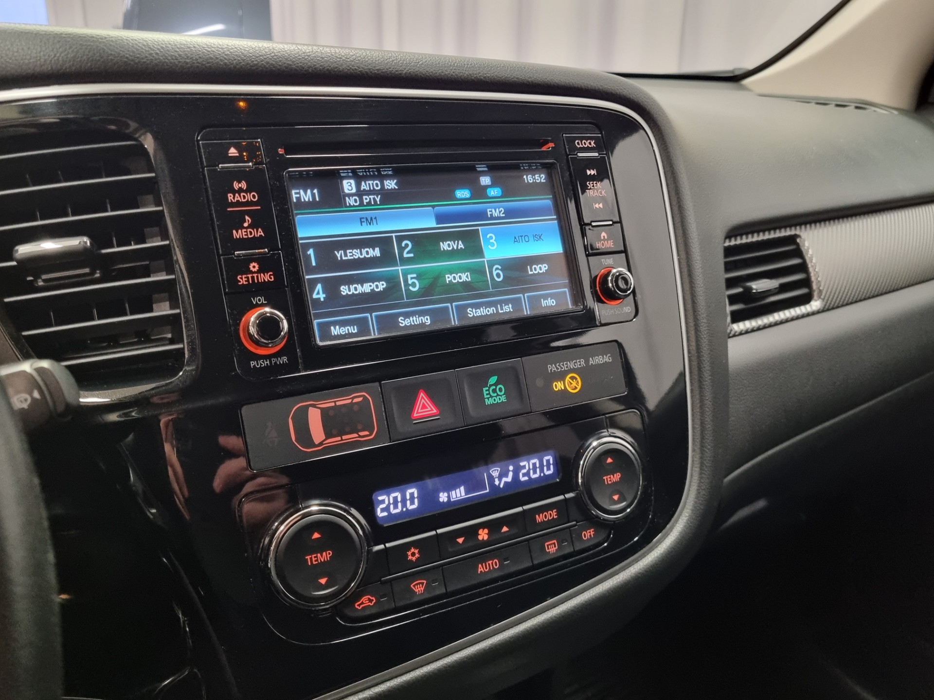 MITSUBISHI Outlander 2017