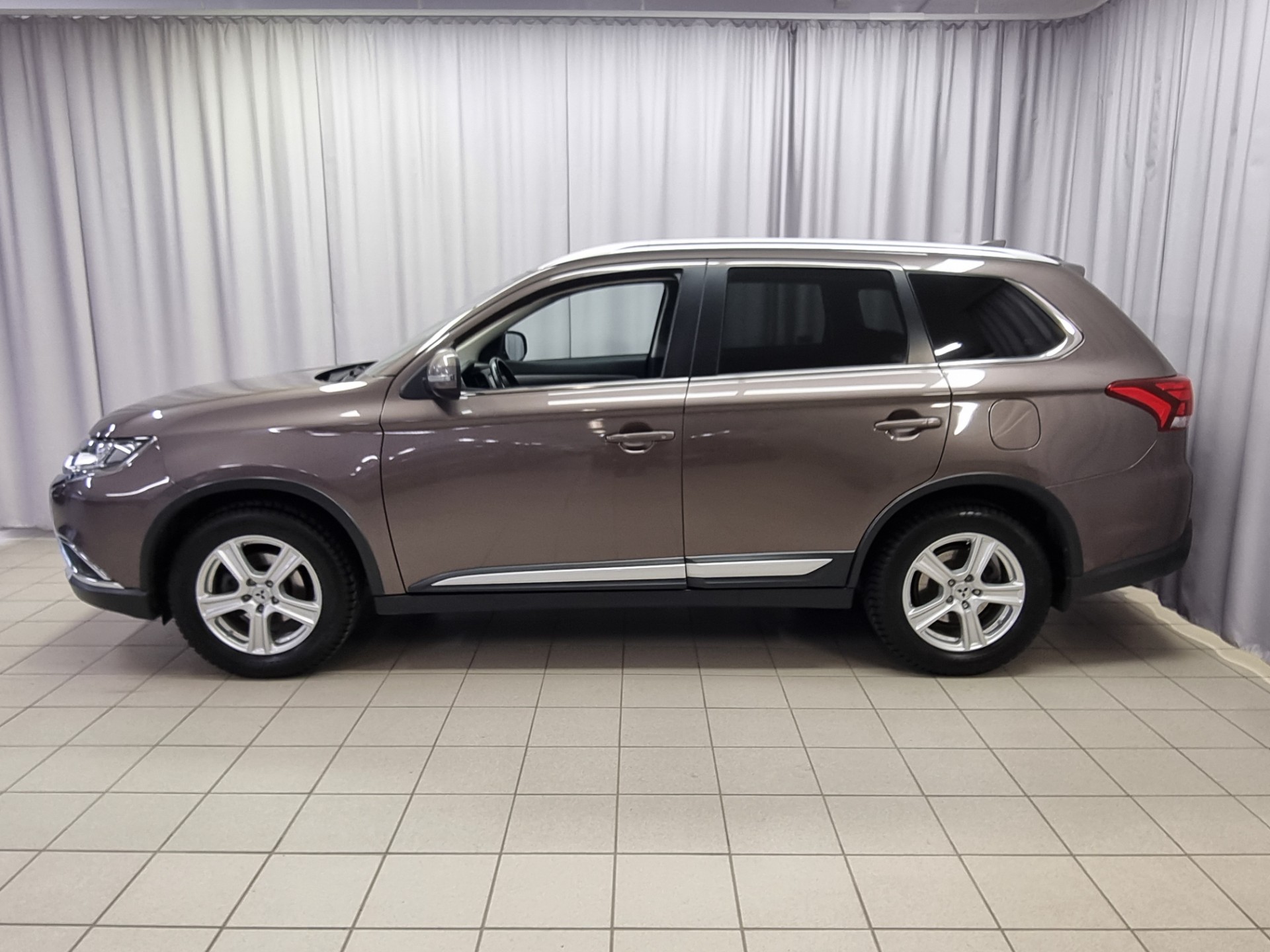 MITSUBISHI Outlander 2017