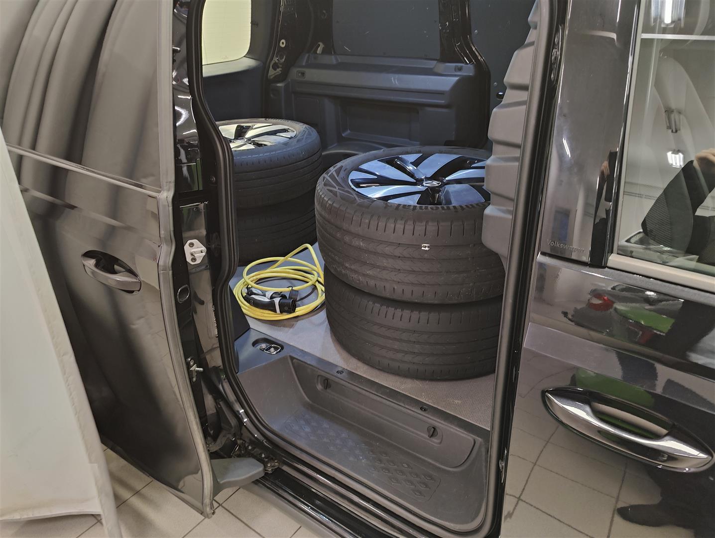 VOLKSWAGEN ID. Buzz Cargo 2023