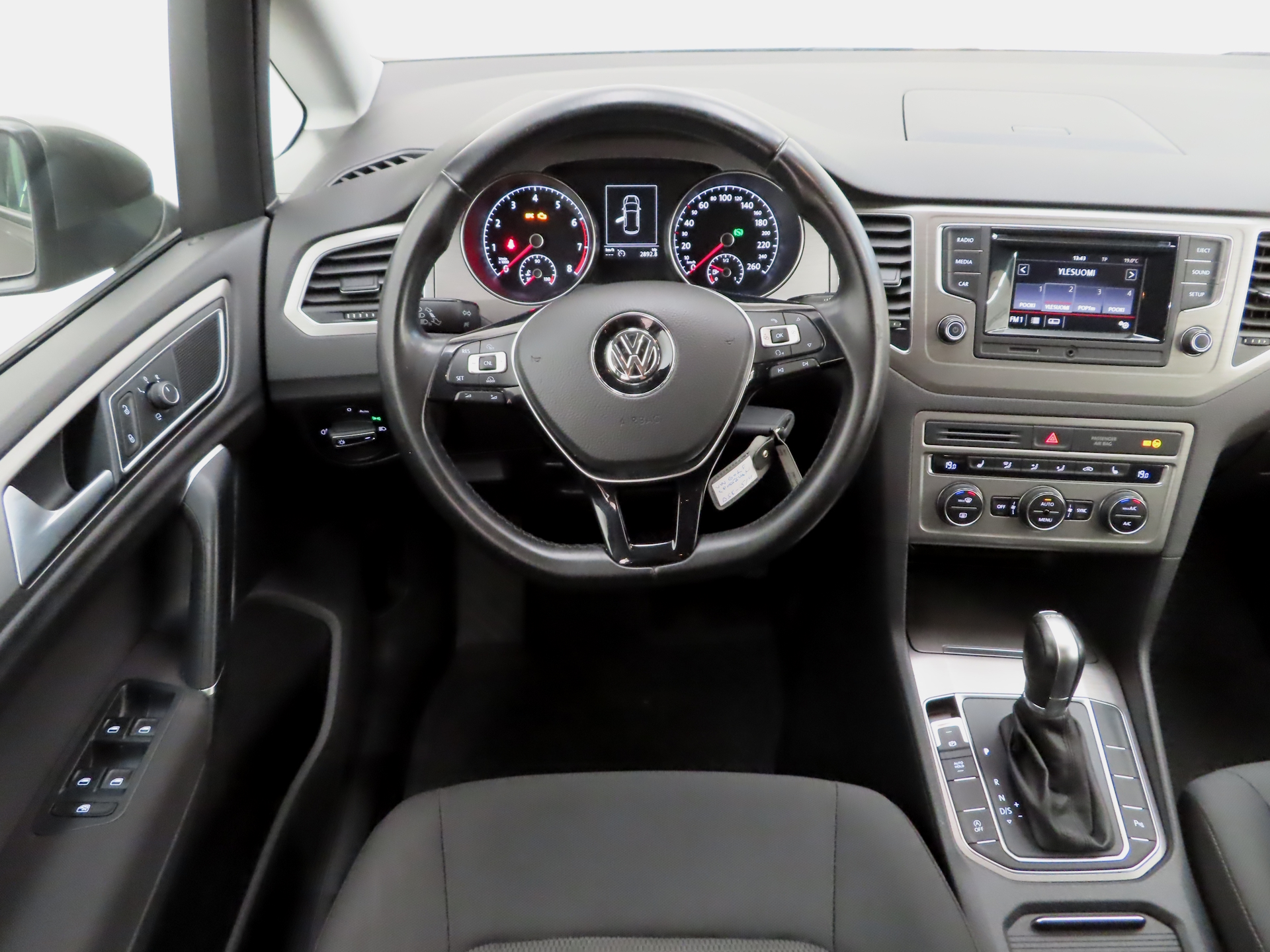 VOLKSWAGEN Golf Sportsvan 2015