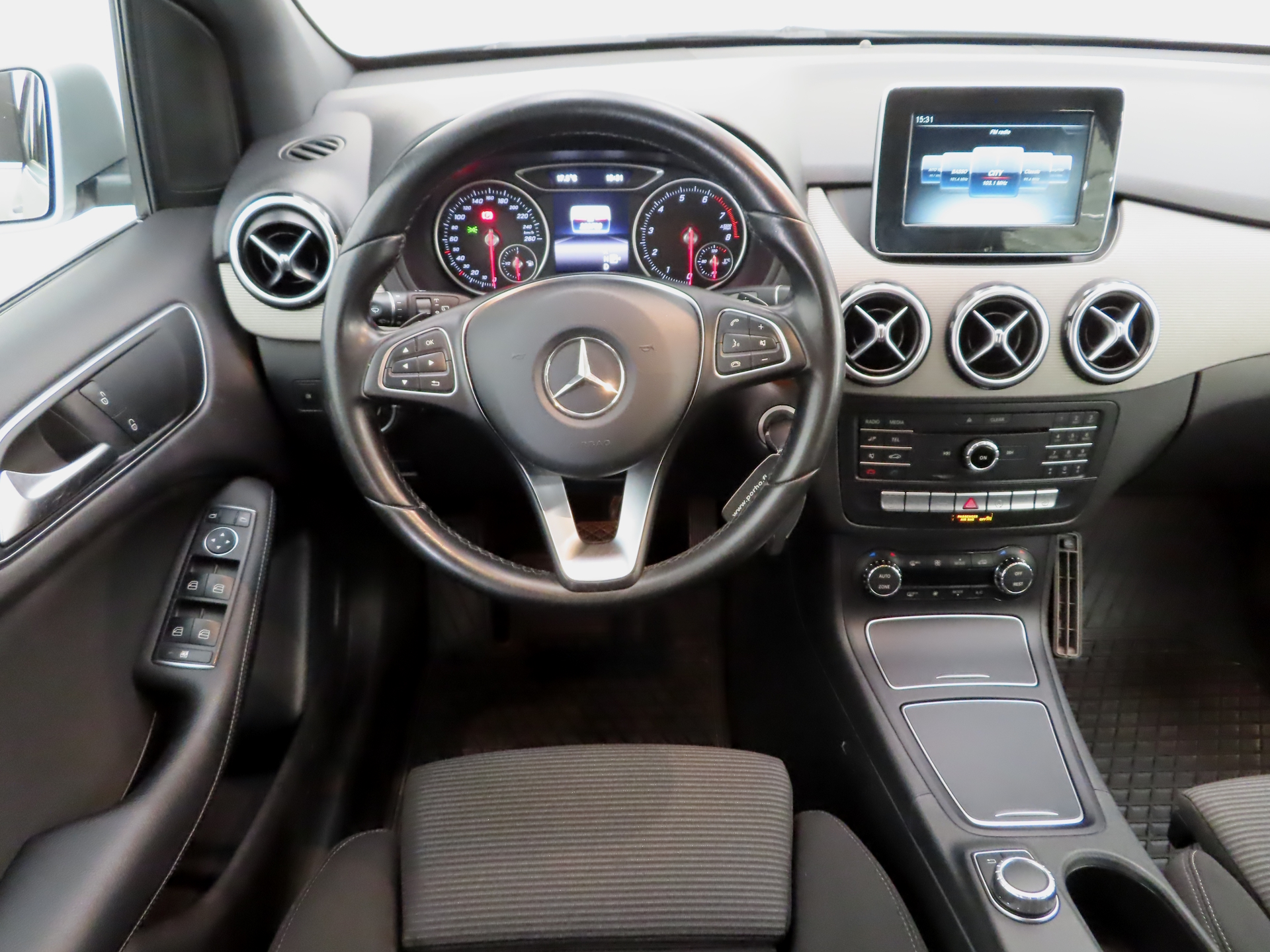 Mercedes-Benz B 2016