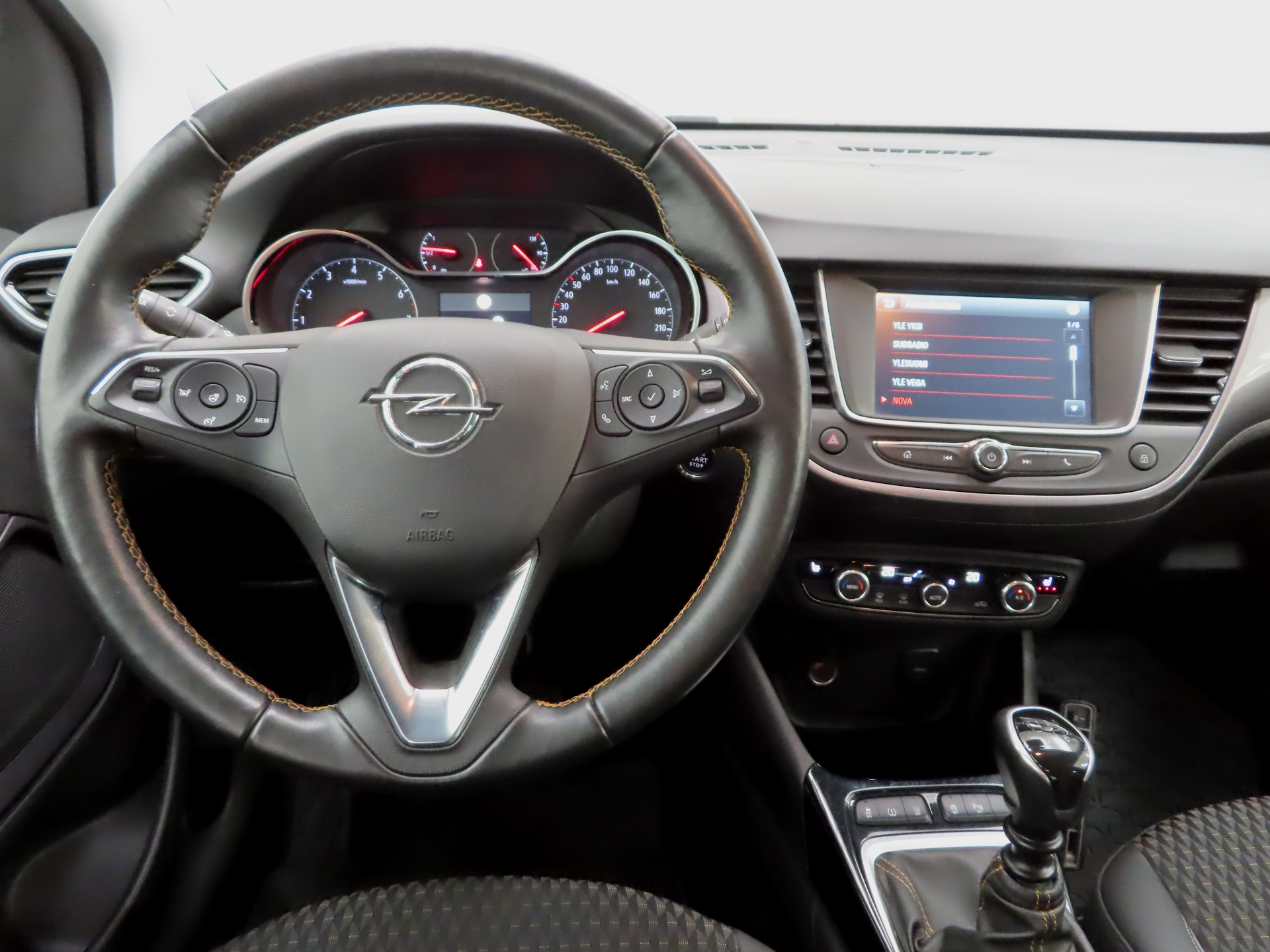 Opel Crossland X 2019